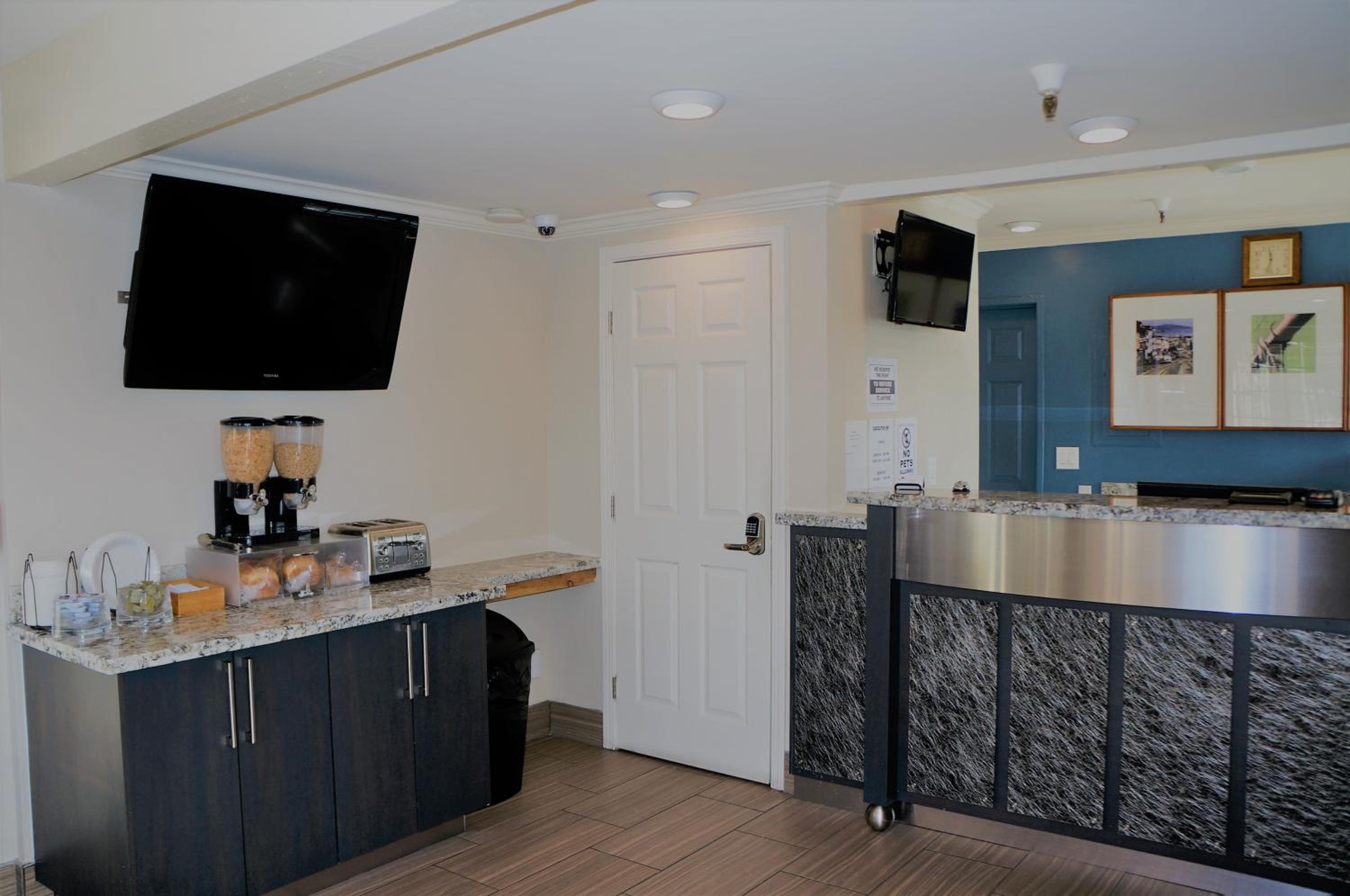 Executive Inn - Property Image 4