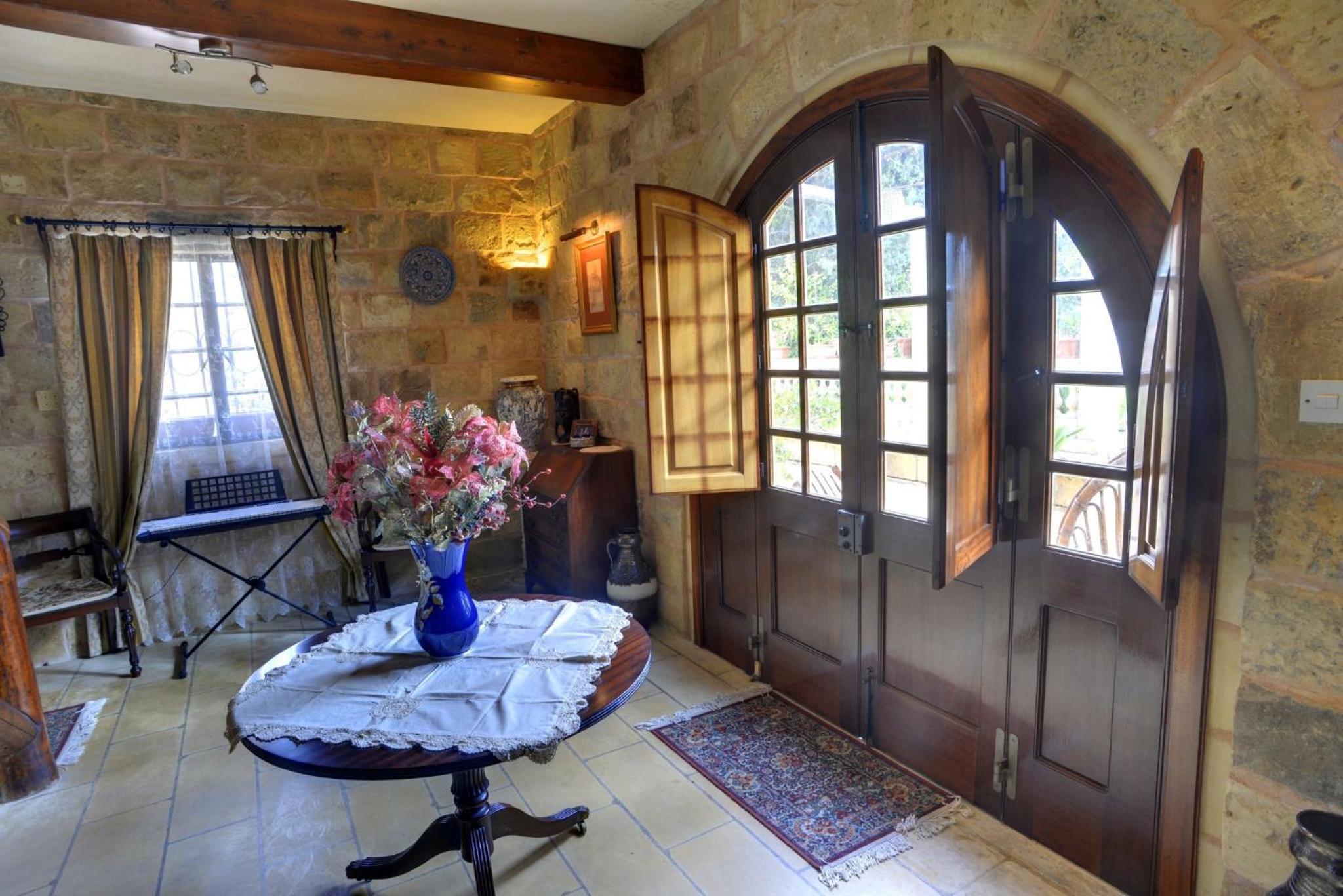 Ta' Bertu Host Family Bed & Breakfast