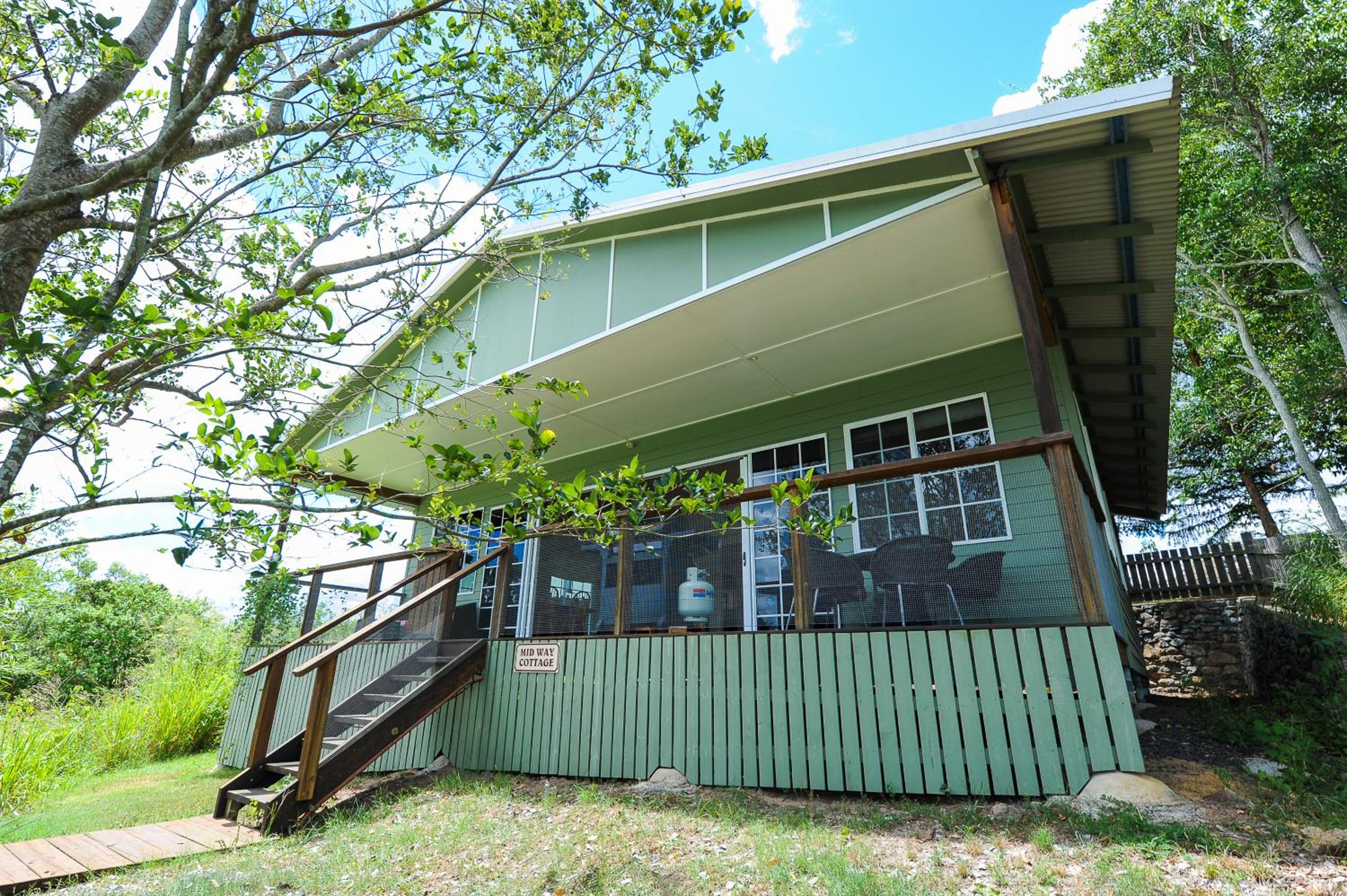 Hotel Samford Lakes - Image 1