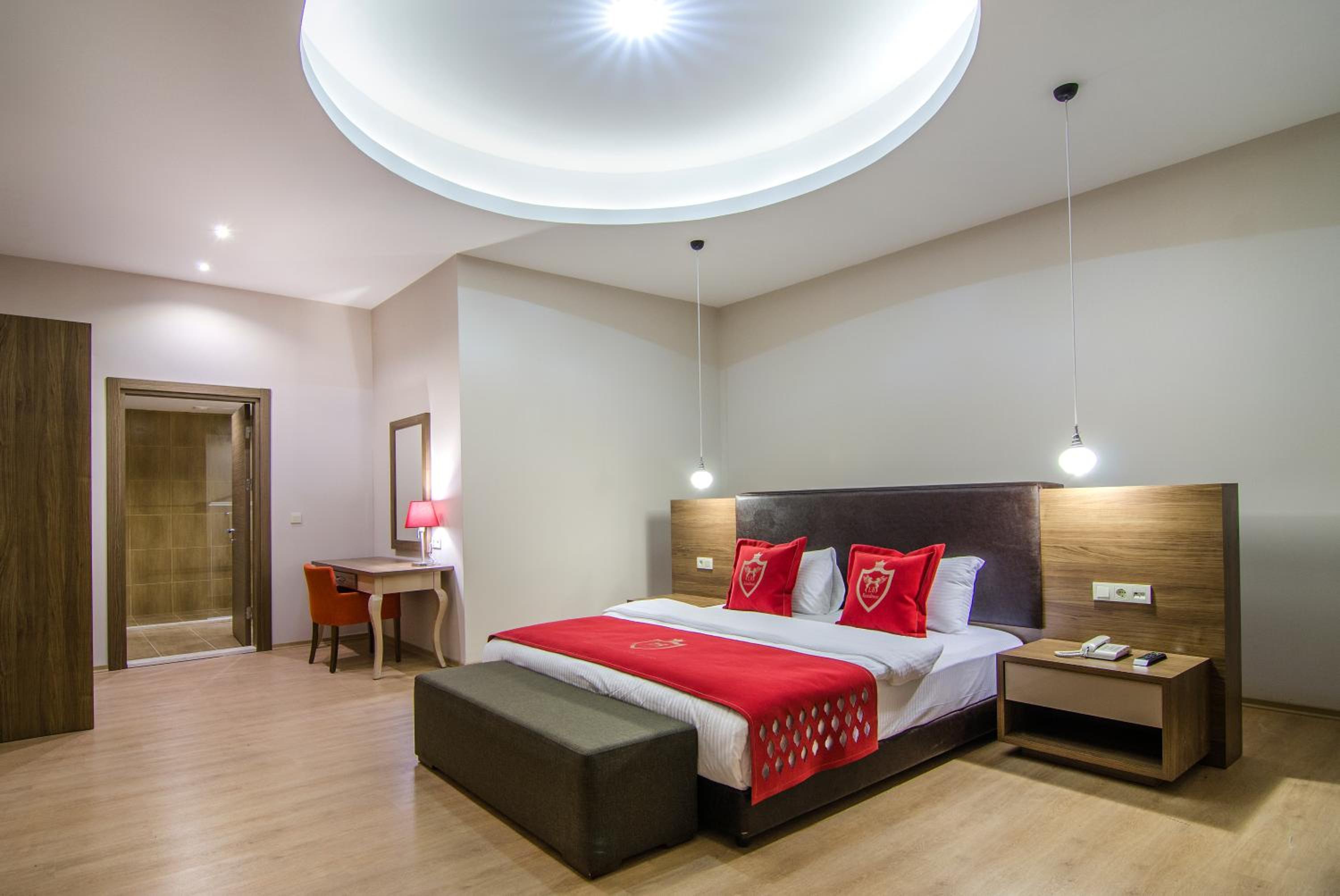 Ladies Beach Suite Hotel - Image 26