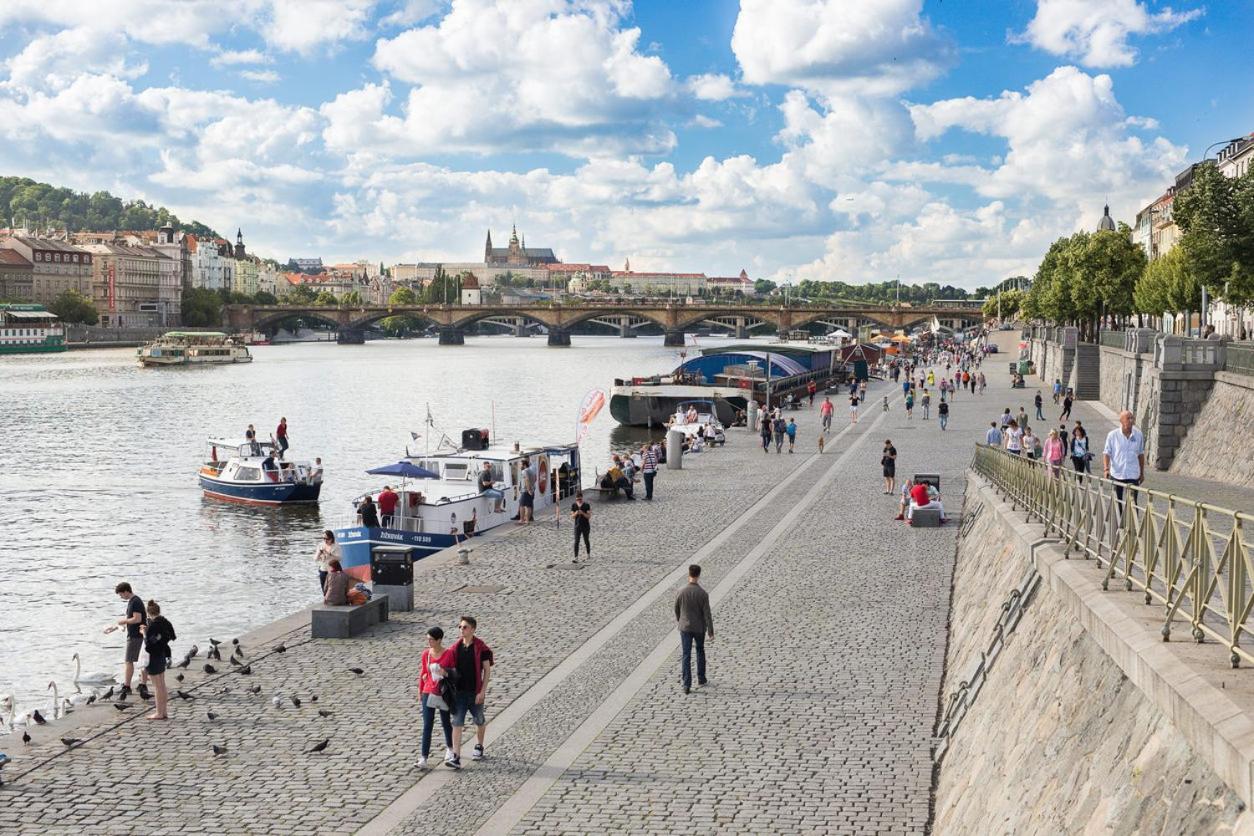 flat 18 minutes from Vaclavske namesti
