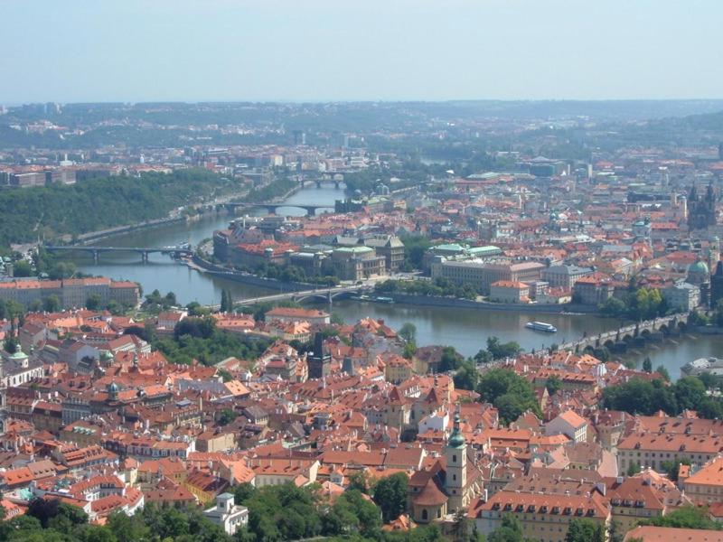 flat 18 minutes from Vaclavske namesti