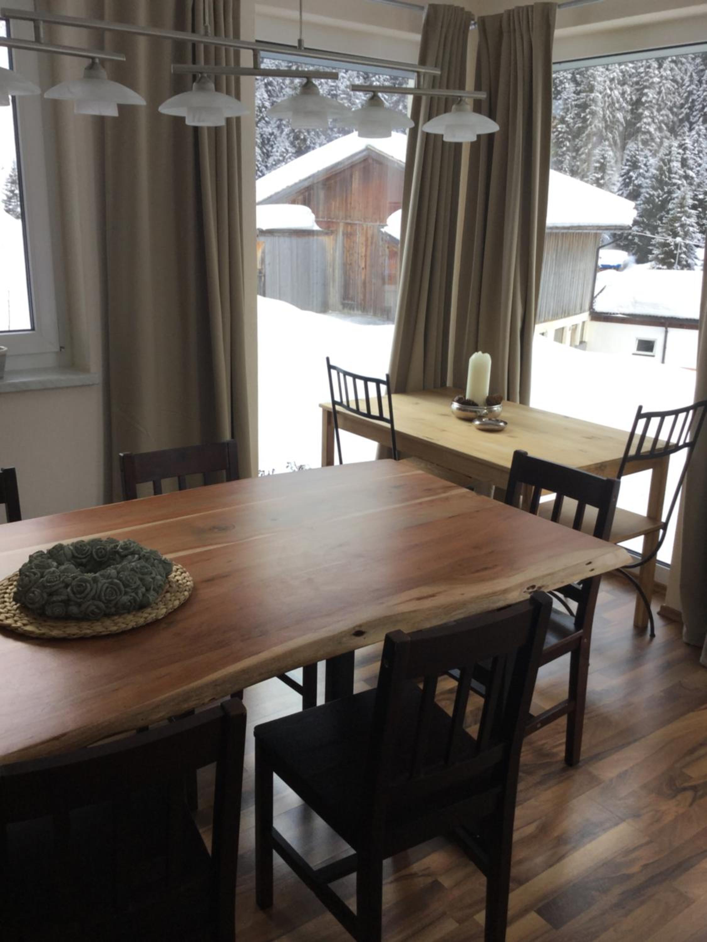 Ferienhaus Alpen Lodge und die Gams