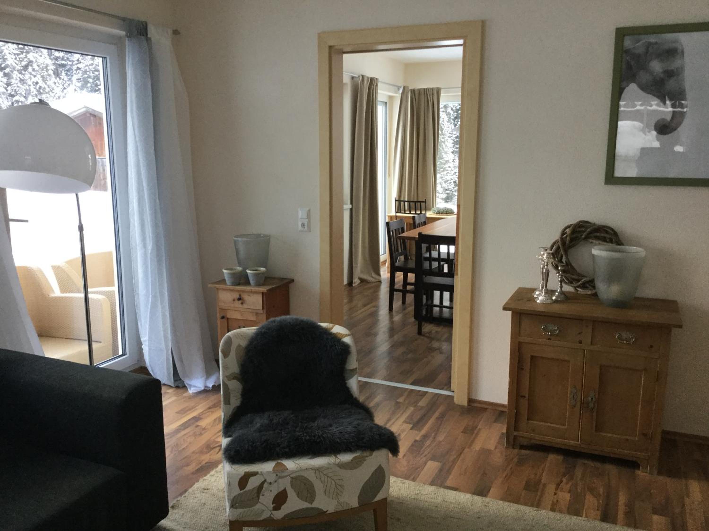Ferienhaus Alpen Lodge und die Gams