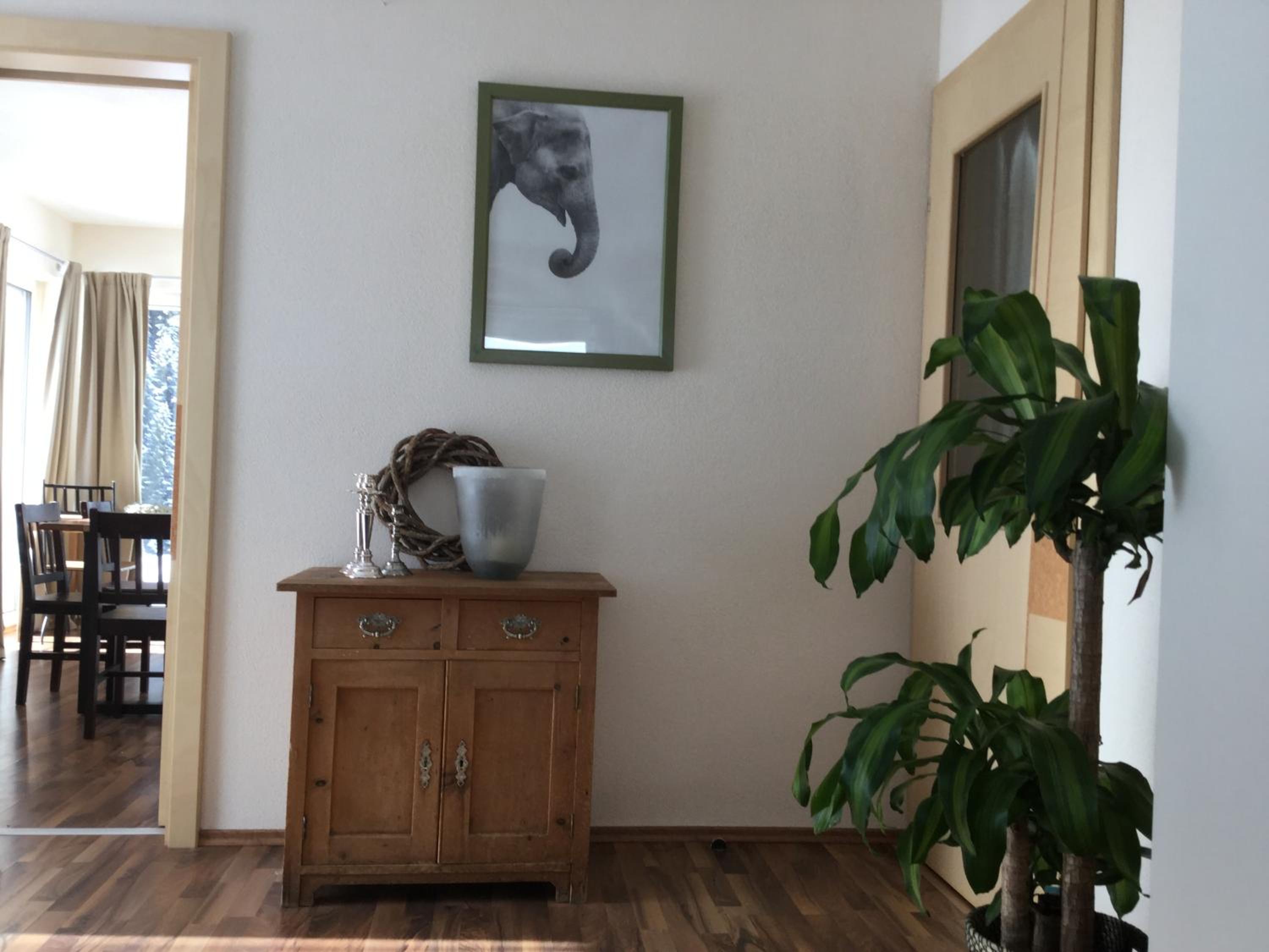 Ferienhaus Alpen Lodge und die Gams