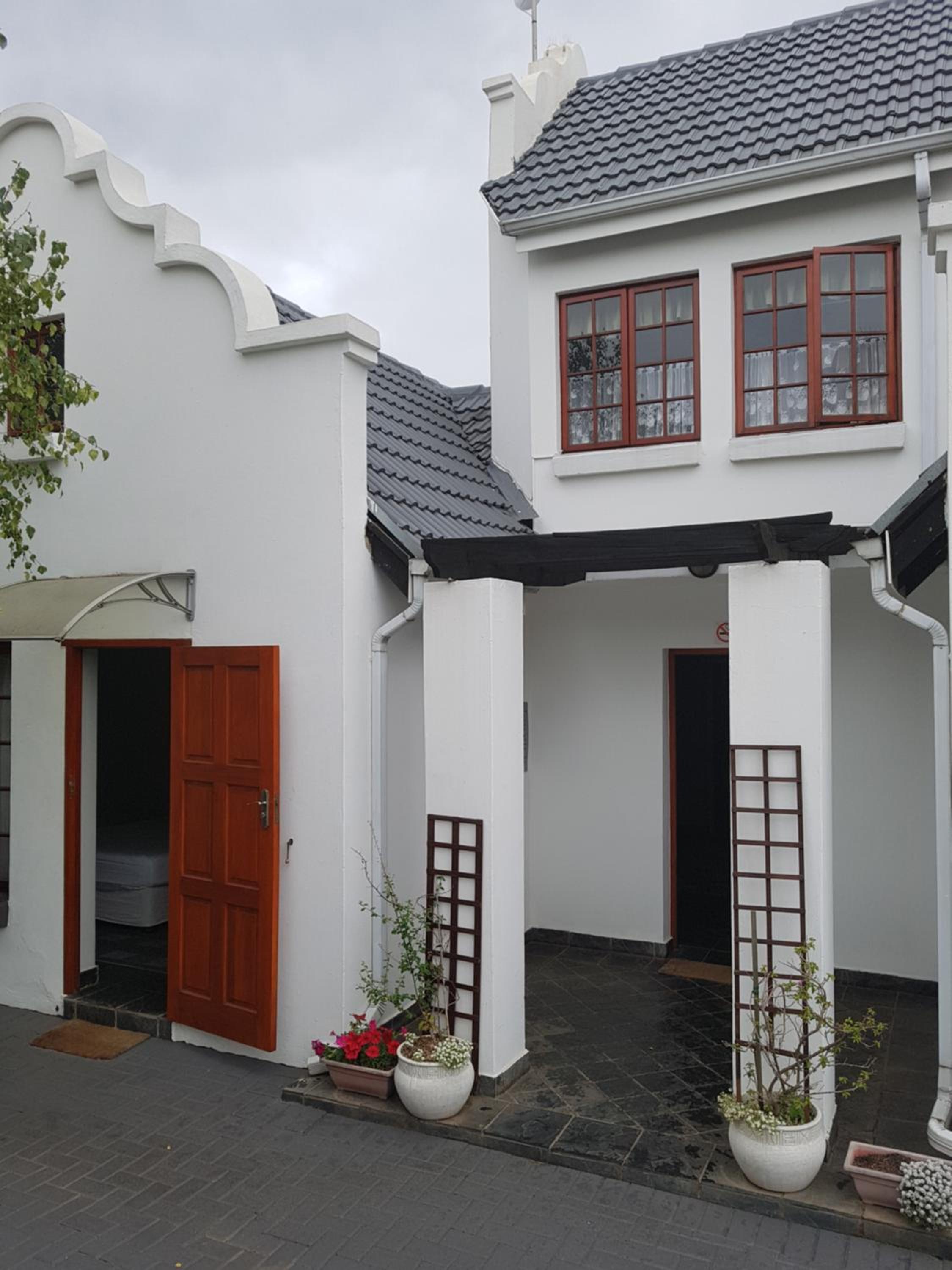 Hiflyerz Guest House