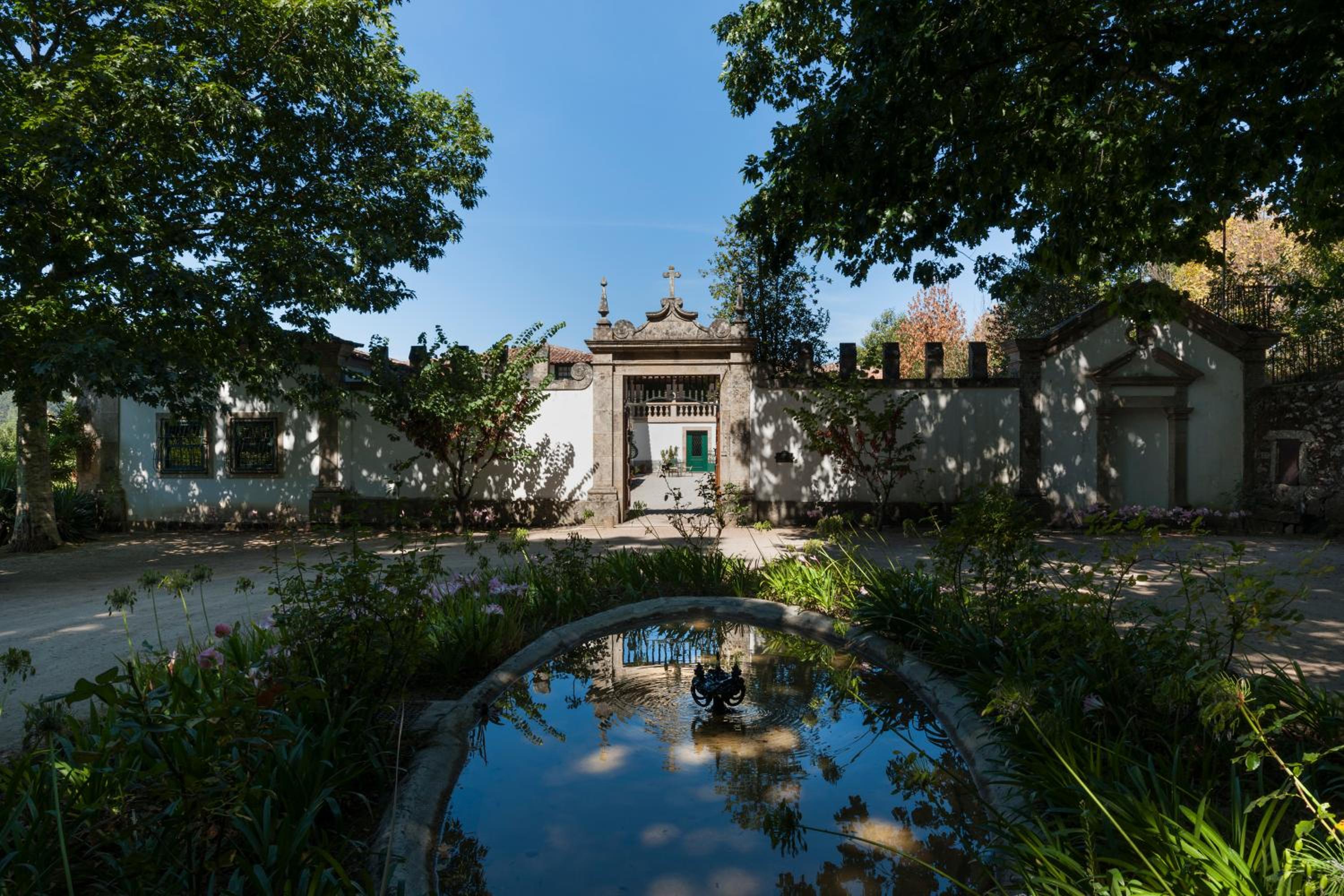 Casa de Piellas view 3