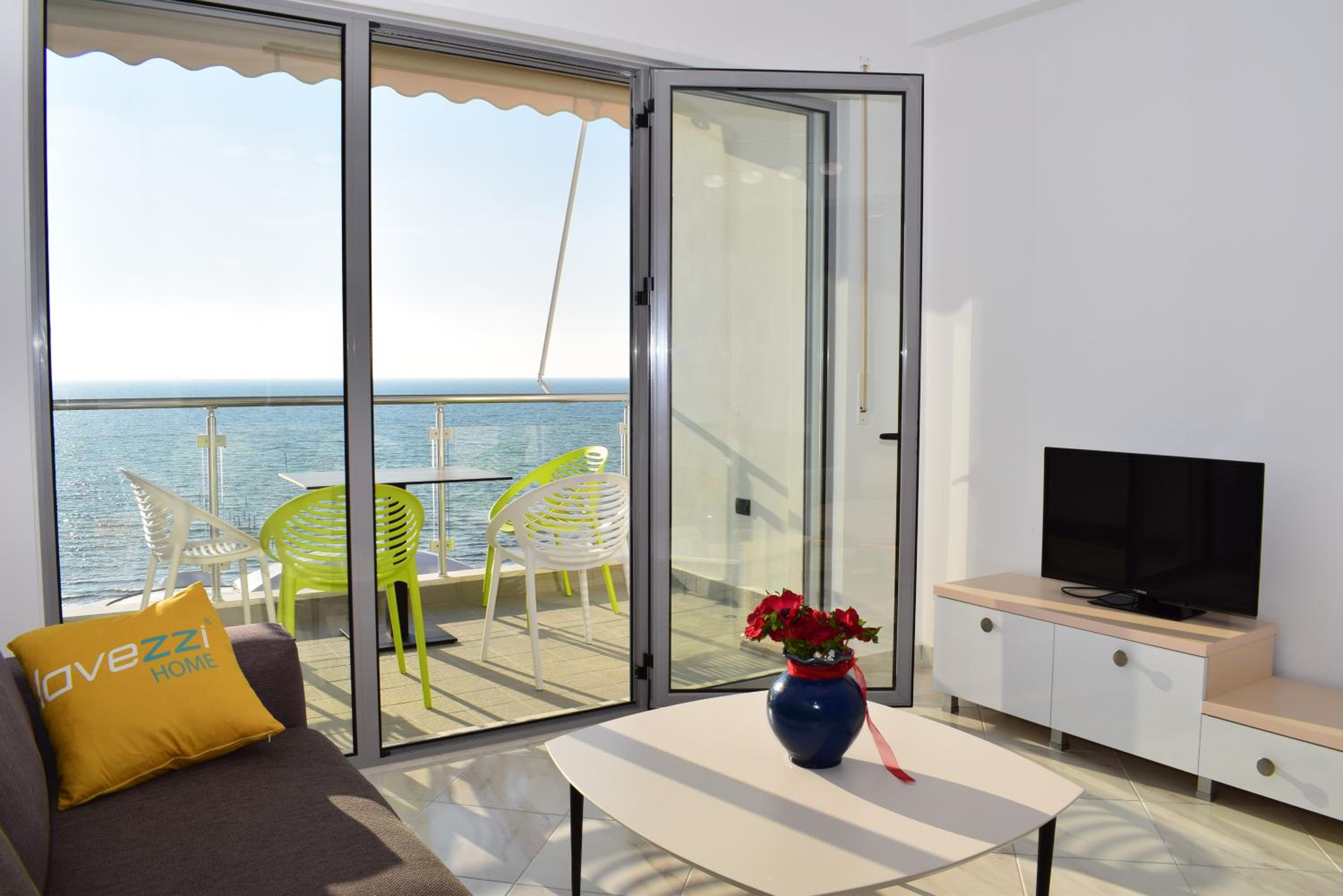 Brisa del Mar Beachfront Apartments