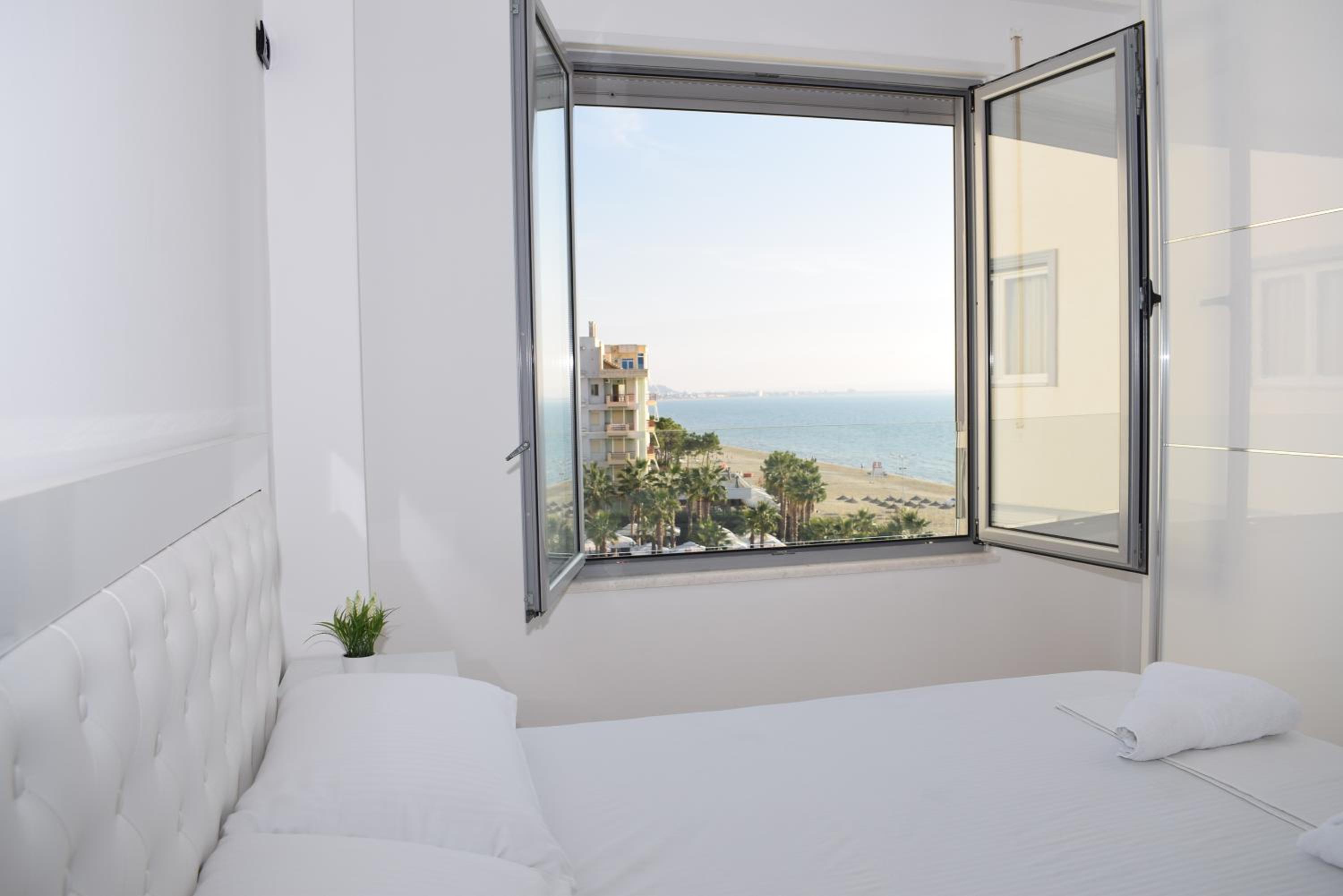 Brisa del Mar Beachfront Apartments