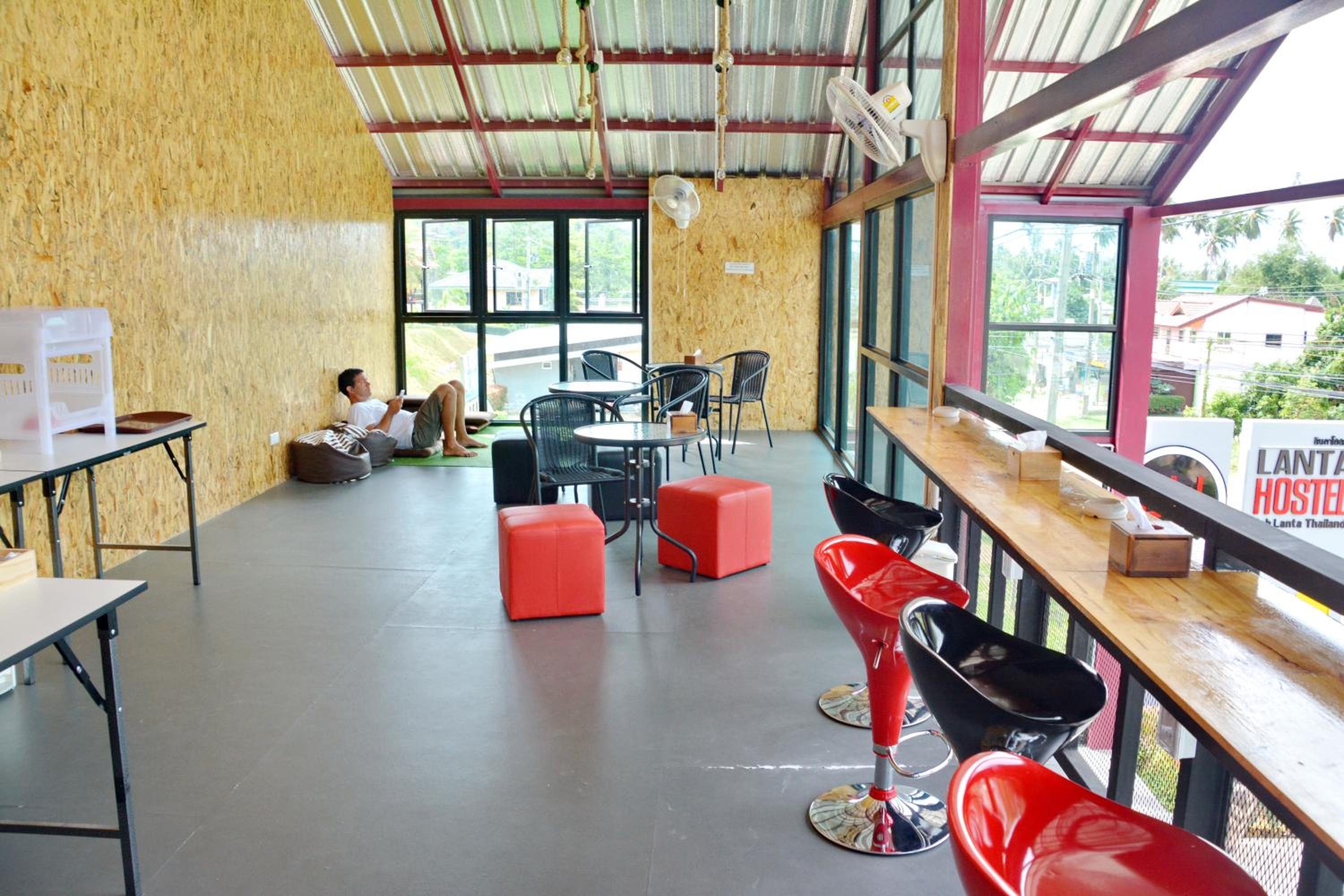 Lanta Hostel