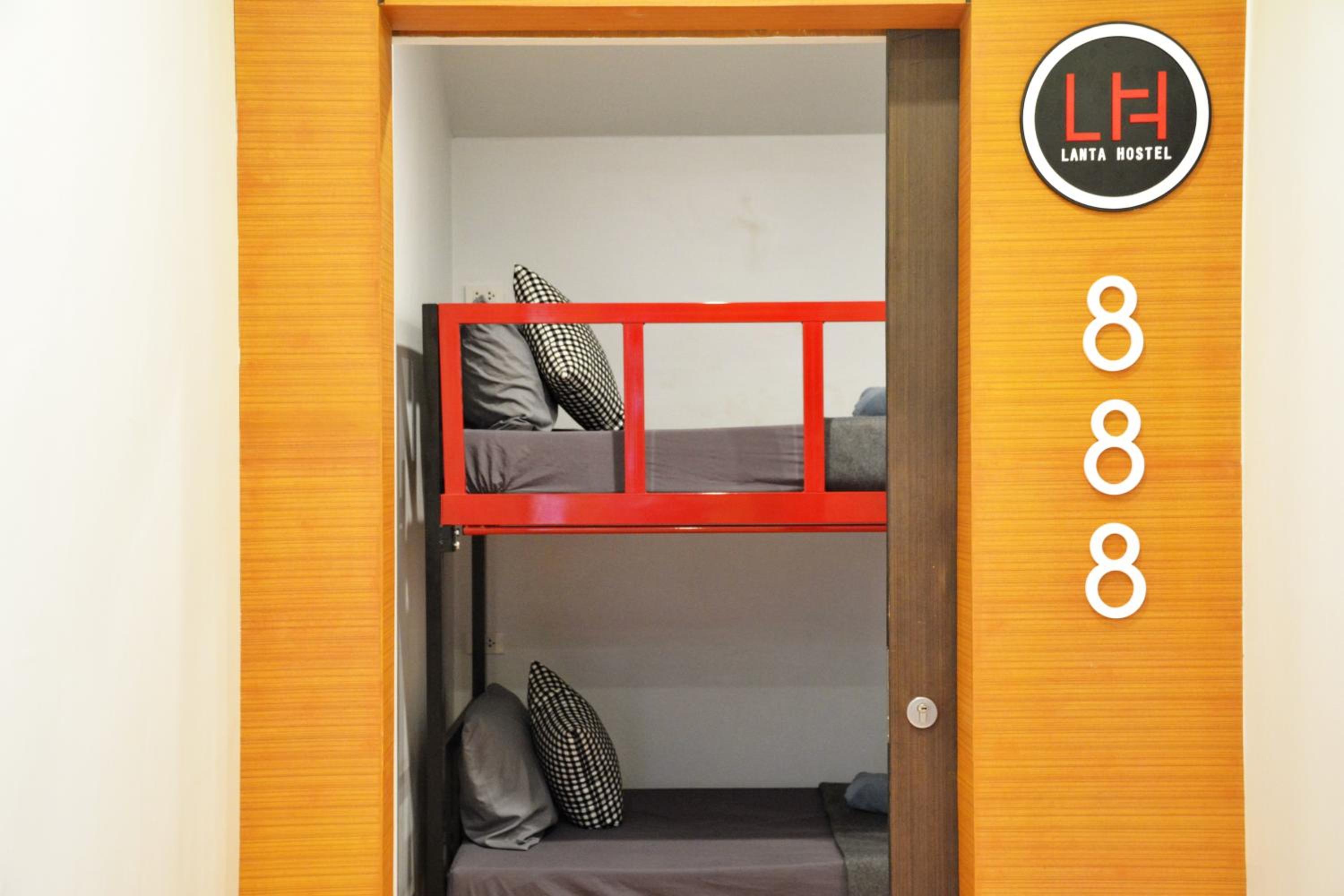 Lanta Hostel