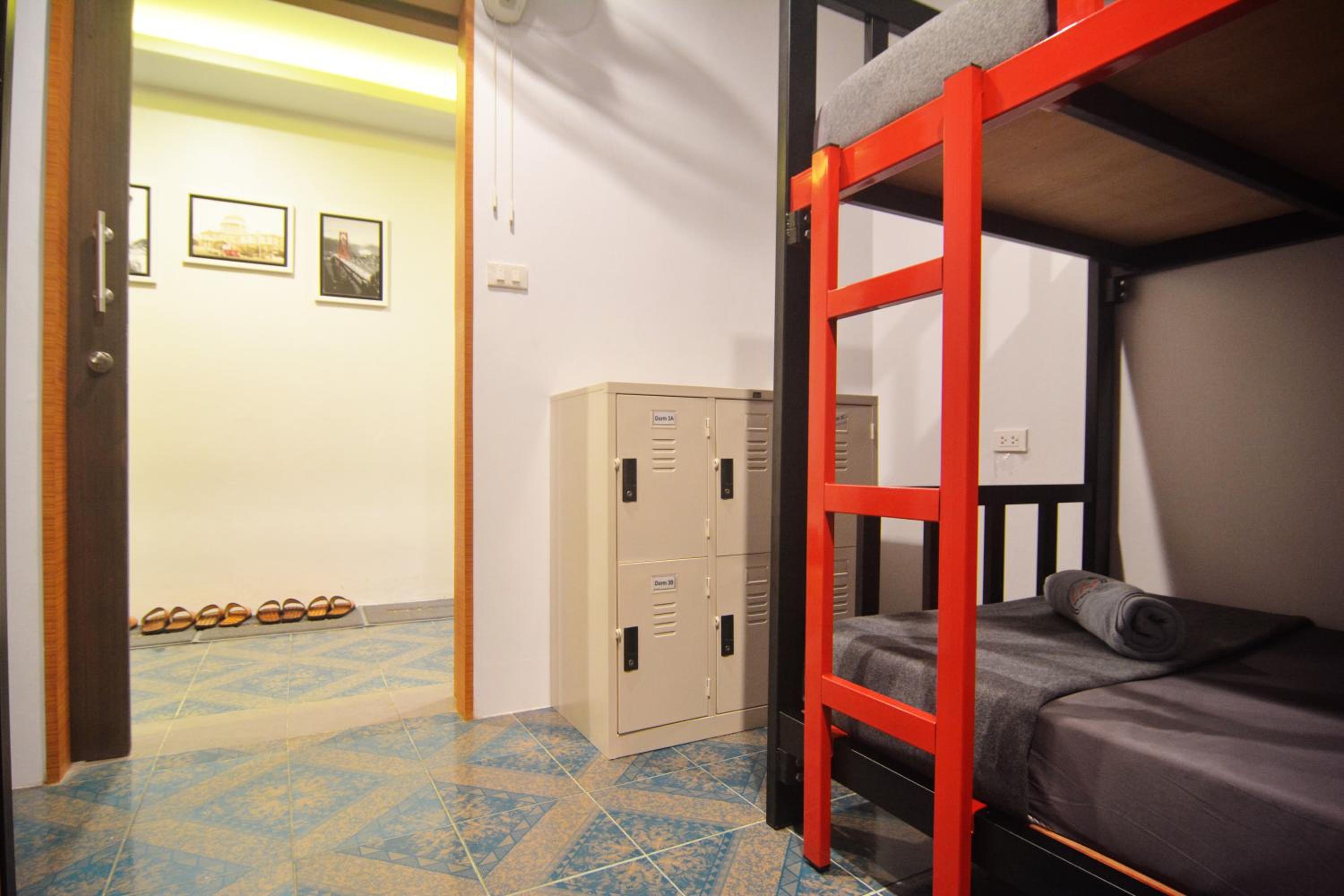 Lanta Hostel