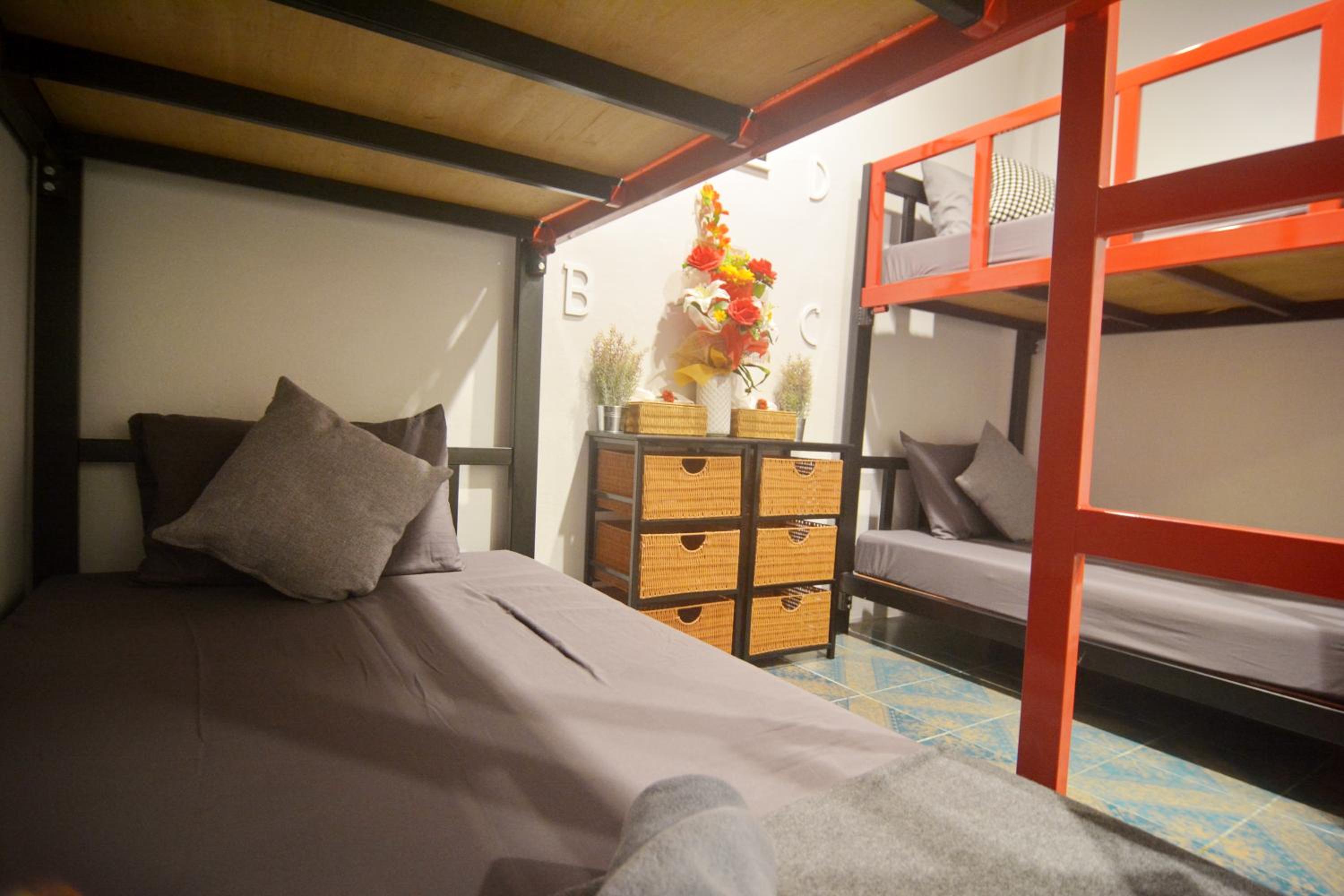 Lanta Hostel