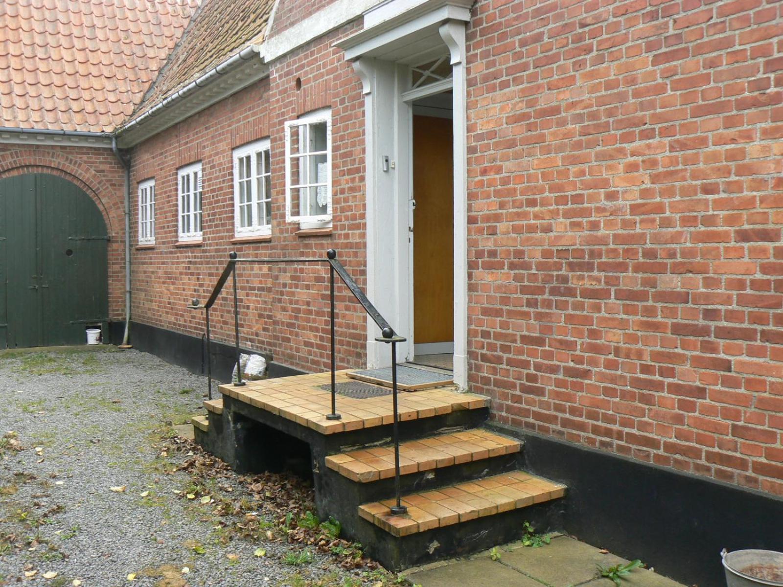 Photo 8