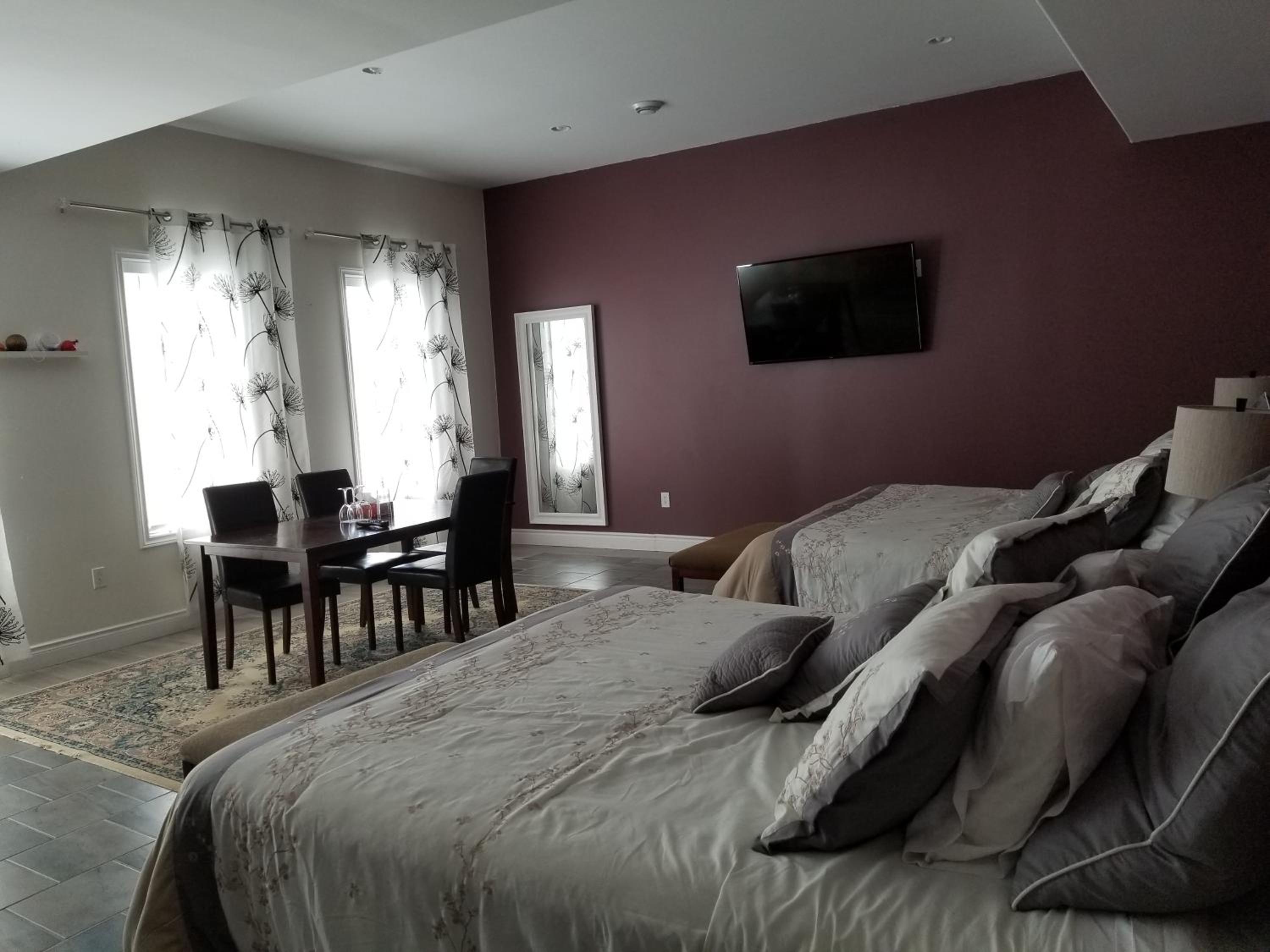 Gananoque Vacations - Riverview BB - Property Image 4