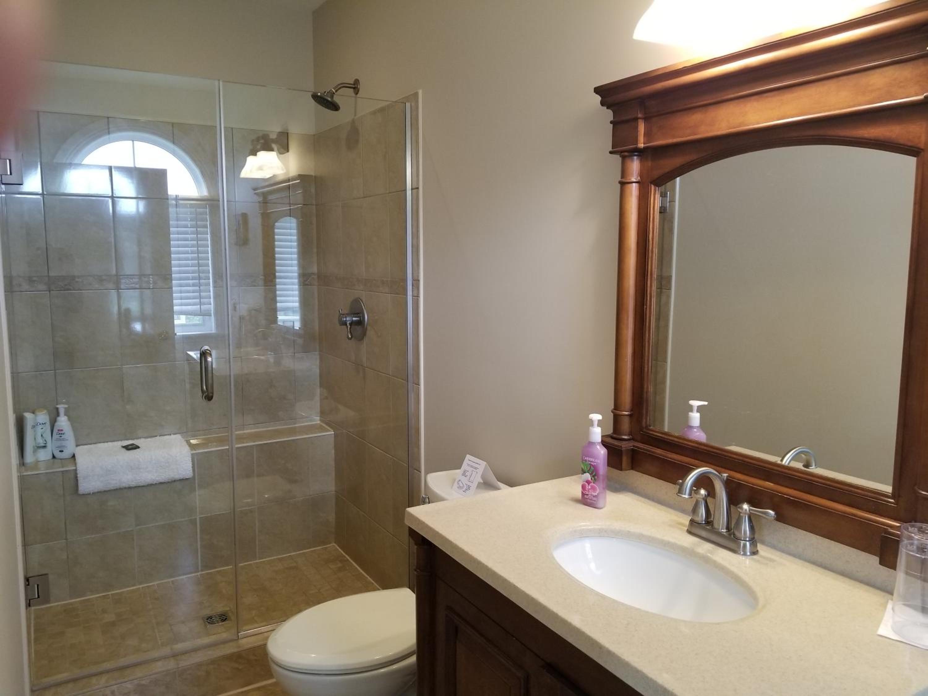 Gananoque Vacations - Riverview BB - Property Image 2
