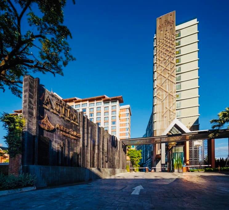 Hotel Astra Suites Central - Image 1