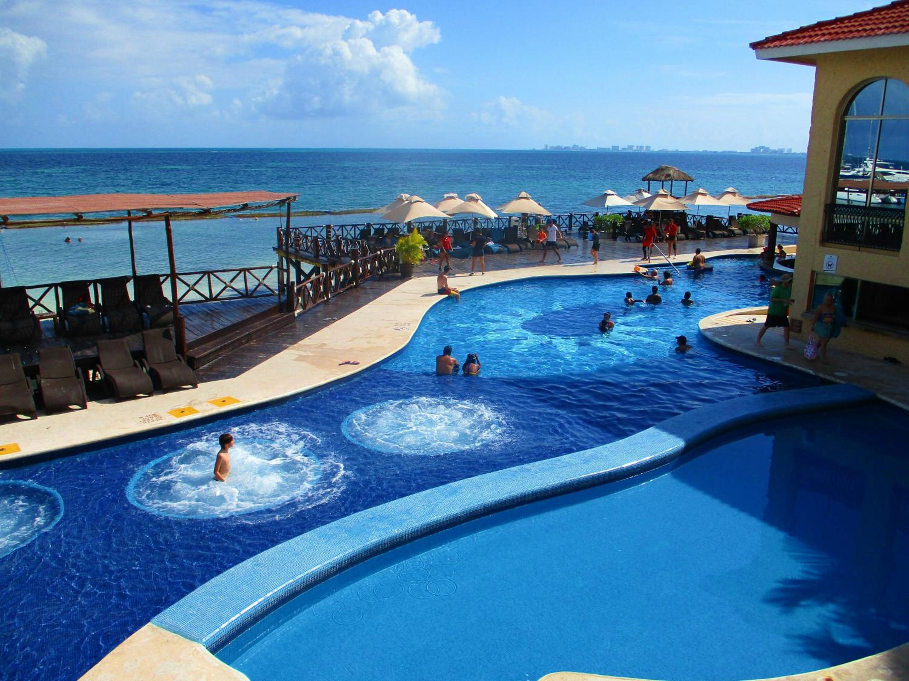 Tropical apartment