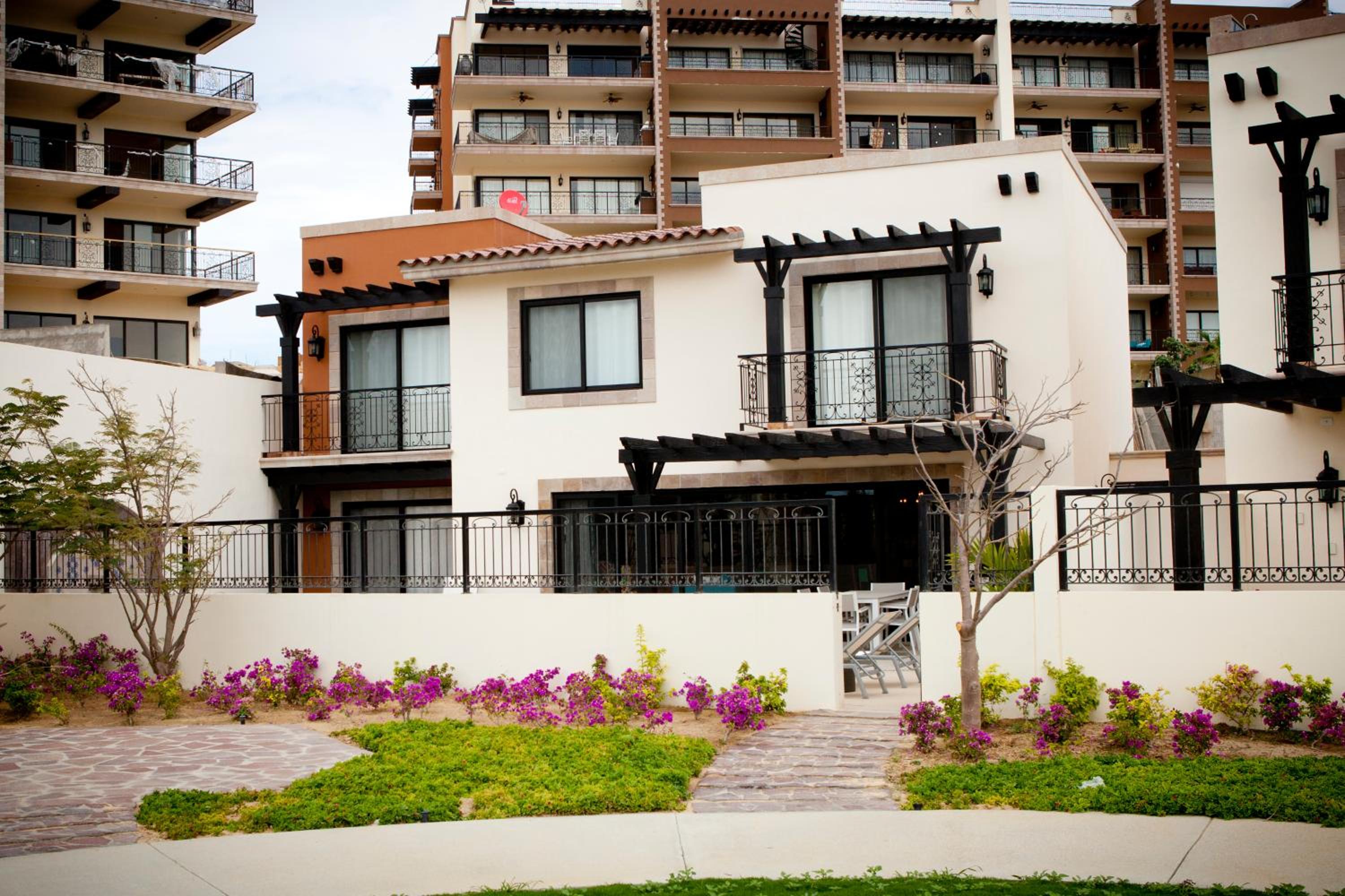 Quivira Los Cabos Condos and Homes -Vacation Rentals