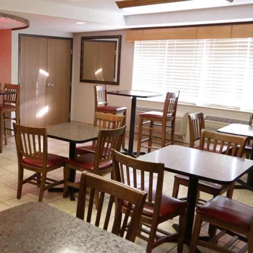 Boarders Inn and Suites by Cobblestone Hotels - Fayette