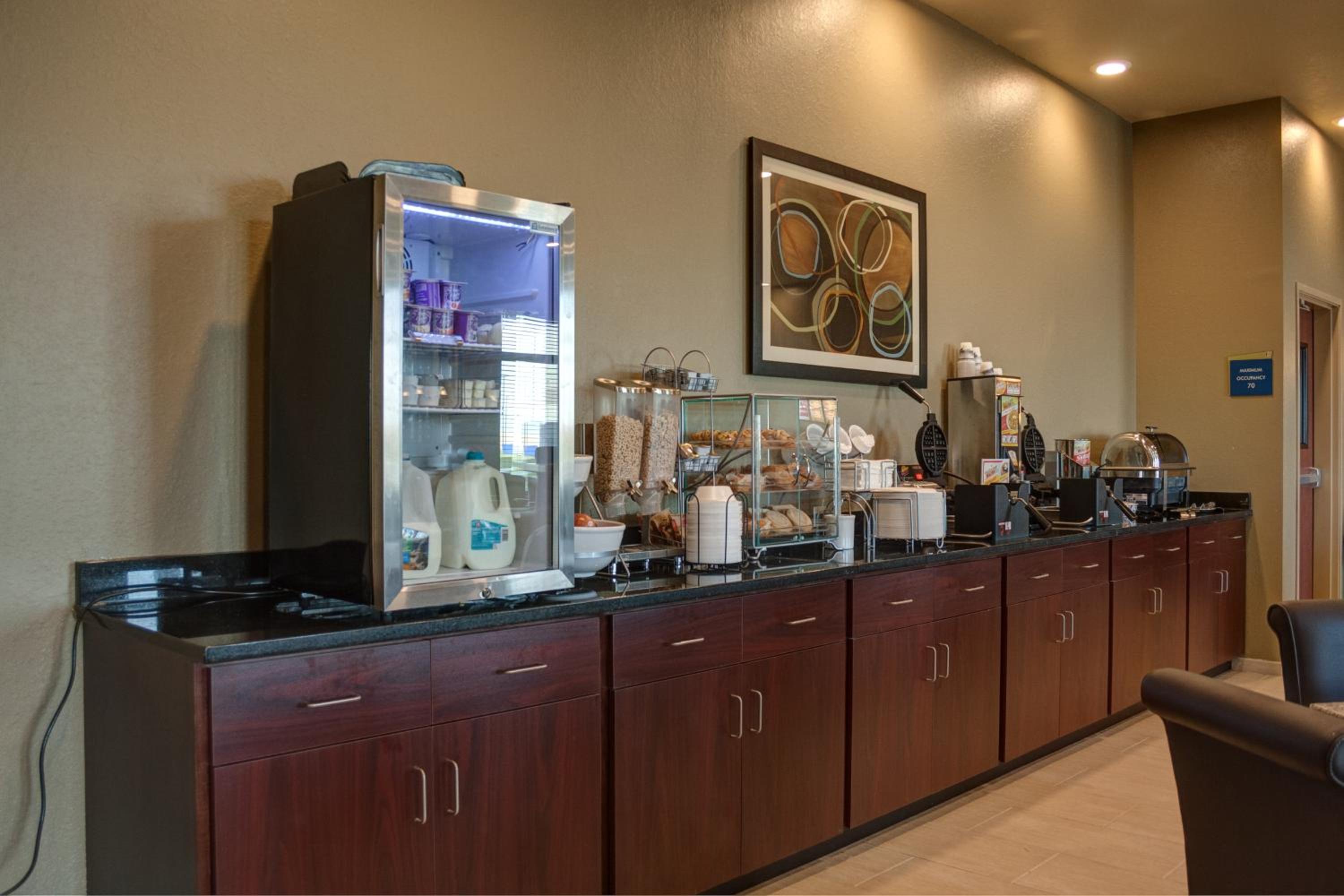 Cobblestone Hotel and Suites - Jefferson - Property Image 21