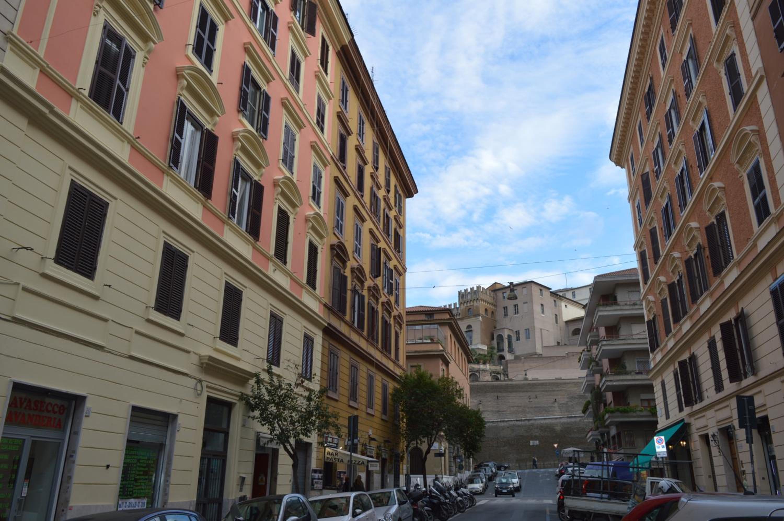 Vatican Apartment en Rome — other