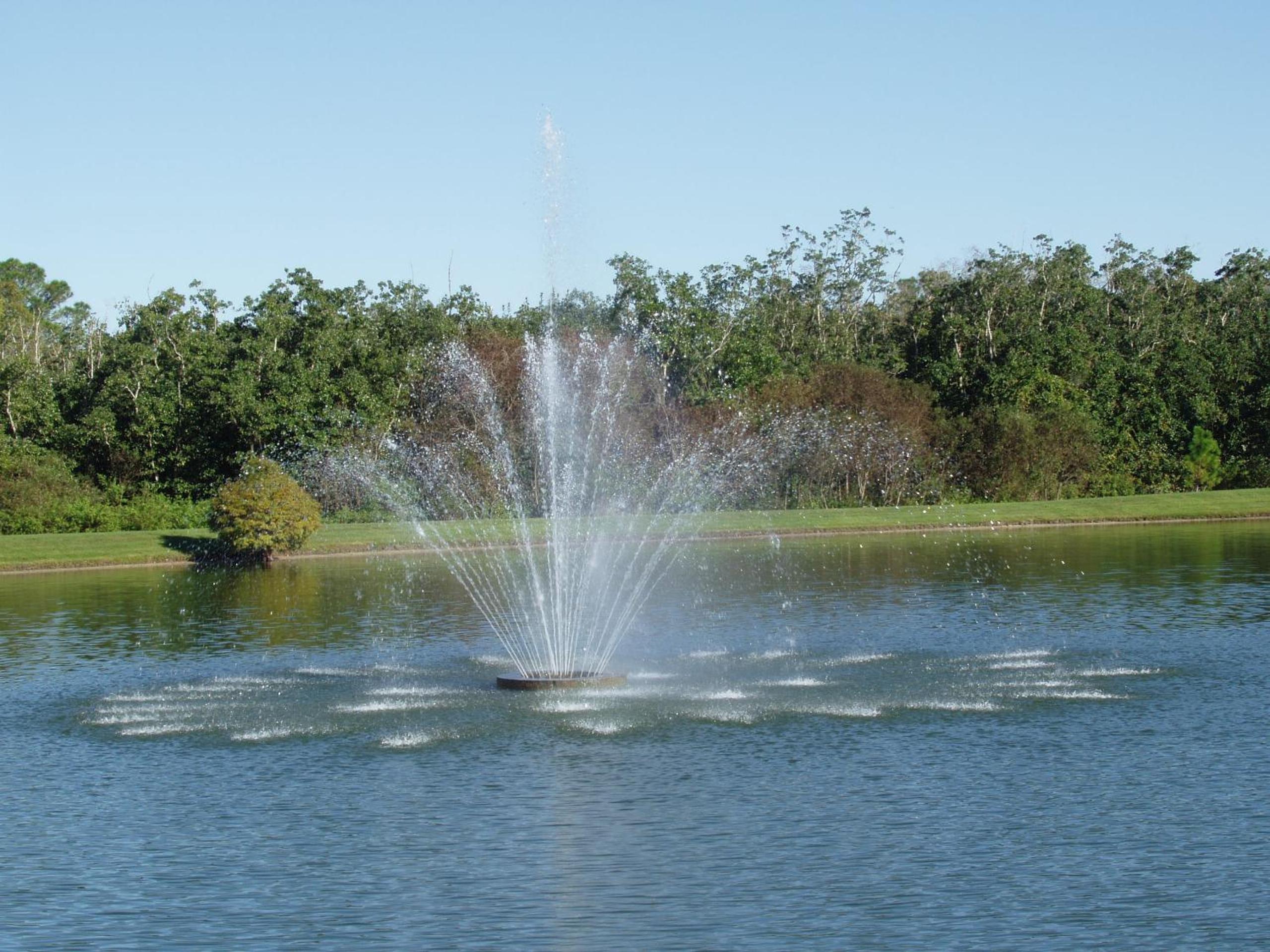 SPECTACULAR Home And Resort! Near Dis, Splash Park, Lake With Boats, Pool, This Home And Resort Has It ALL! Low Rates Too! view 4