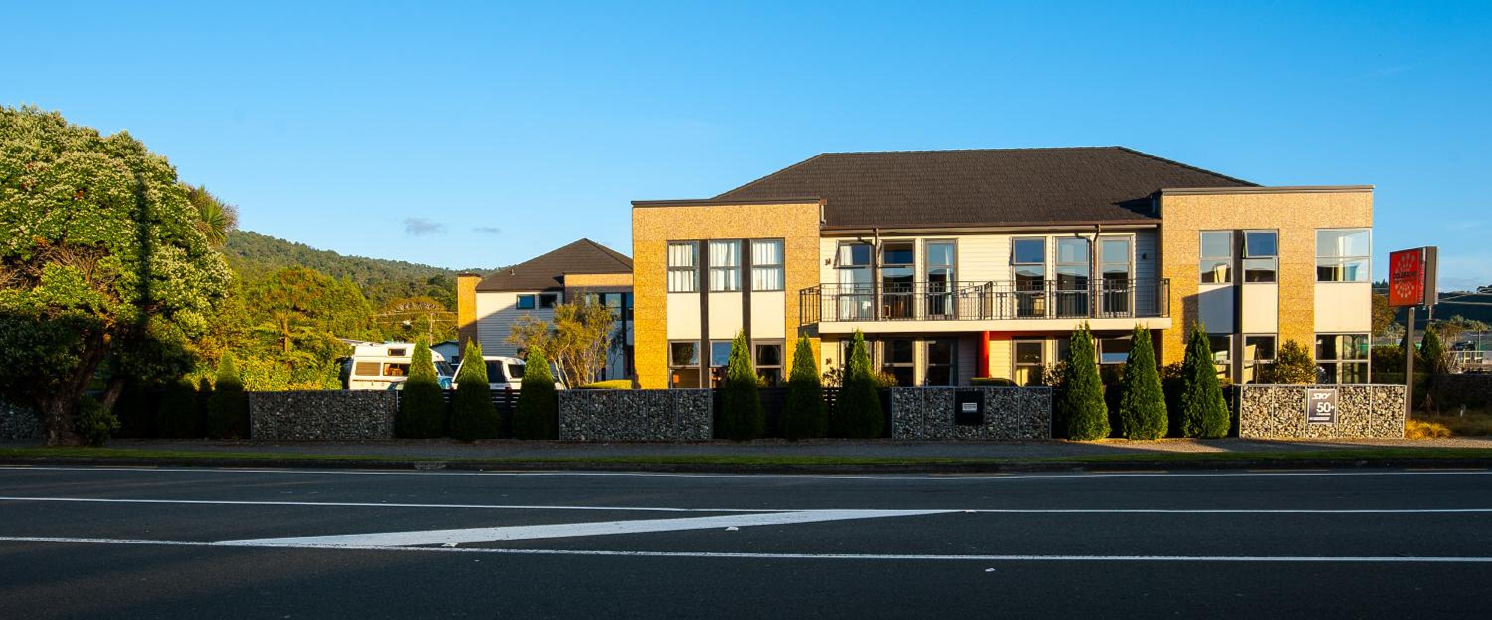 Coleraine Suites & Apartments