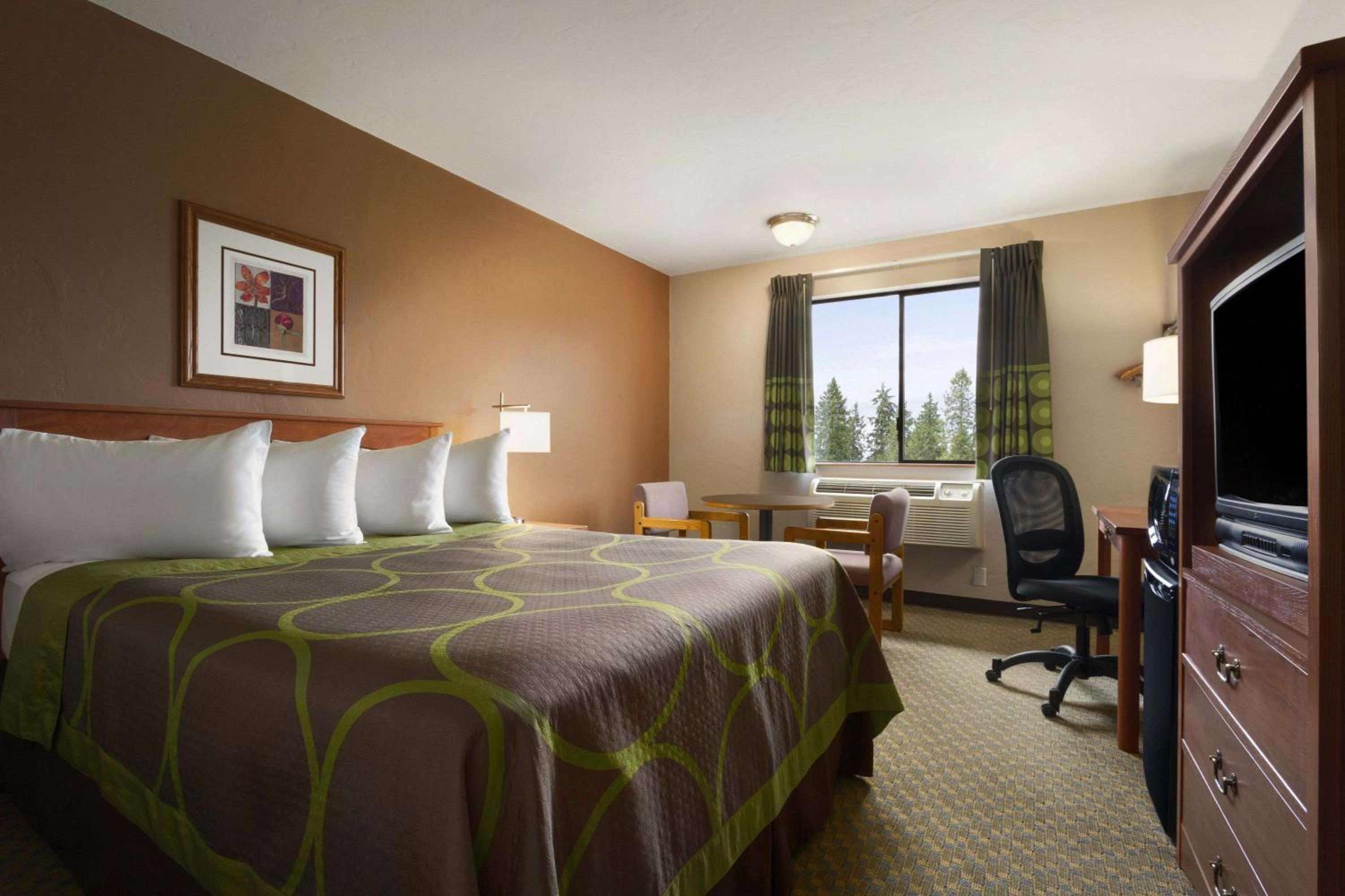 Super 8 by Wyndham Port Angeles at Olympic National Park view 5