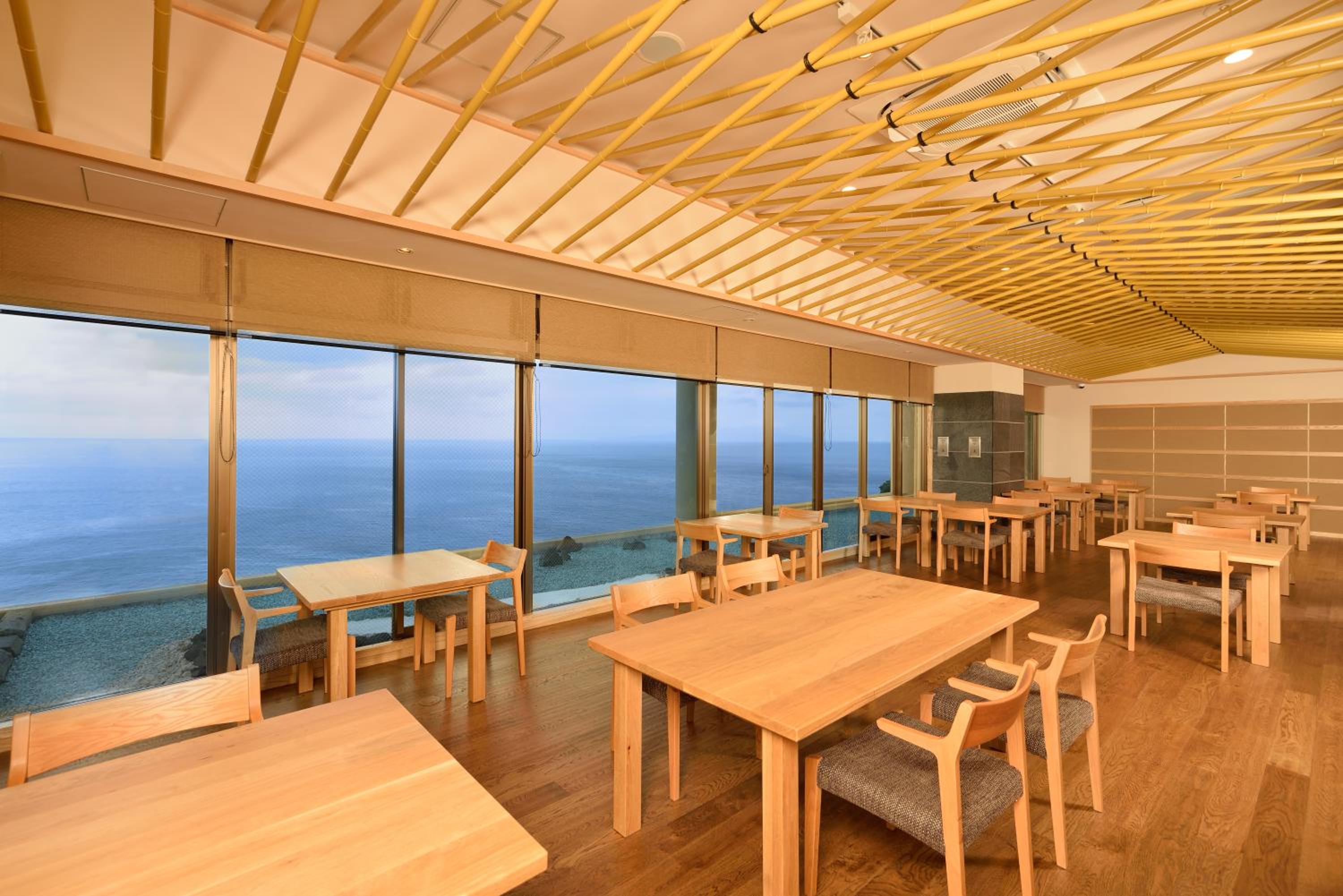 IZU RETREAT by Onko Chishin