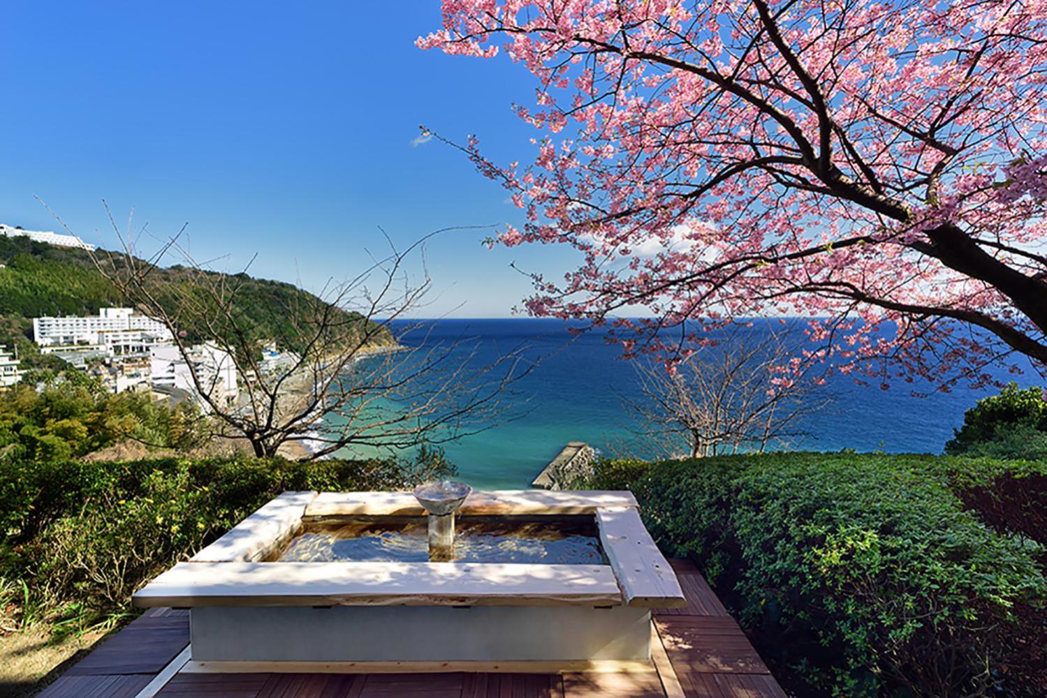 IZU RETREAT by Onko Chishin