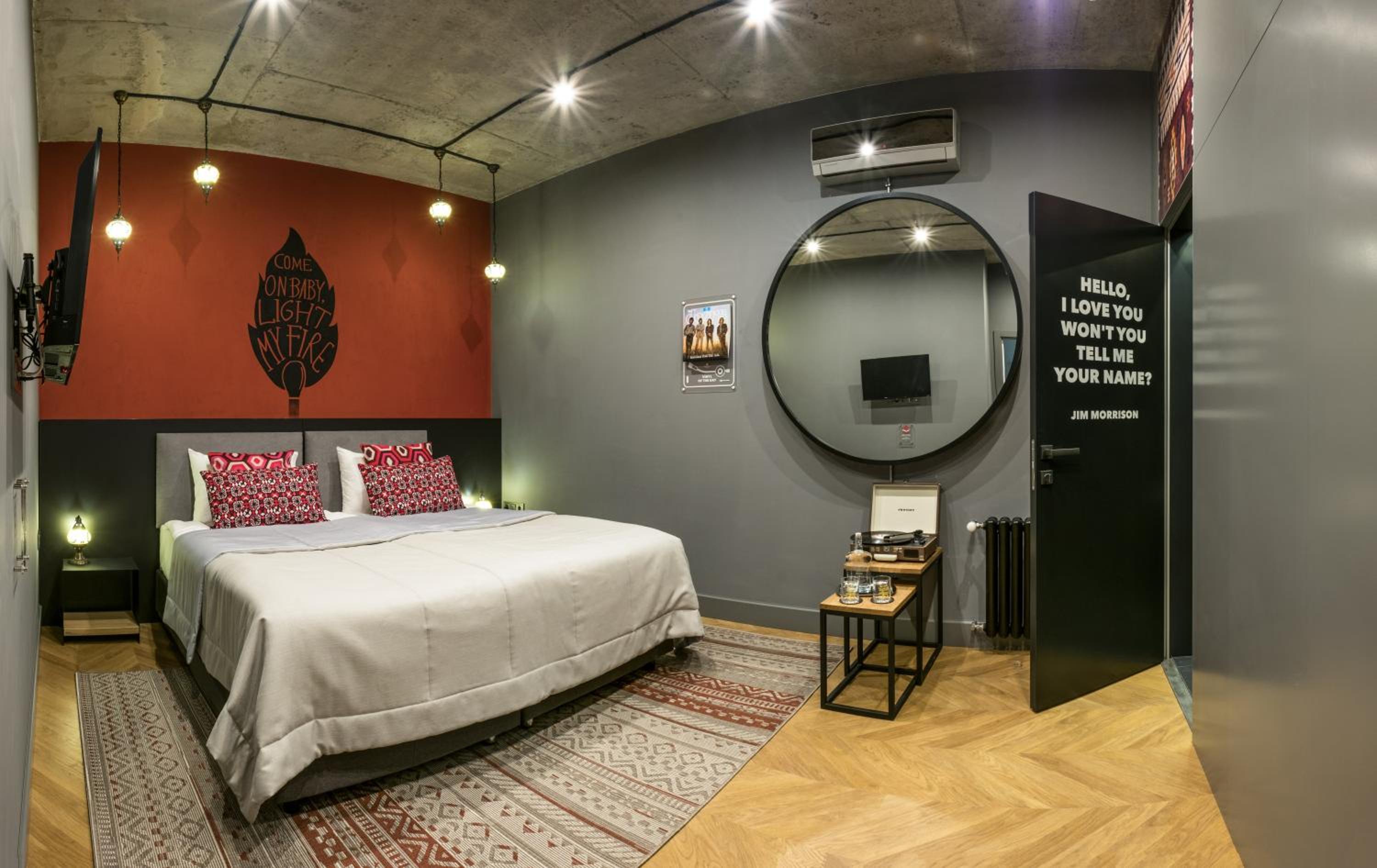 Design-hotel Rooms and Rumors