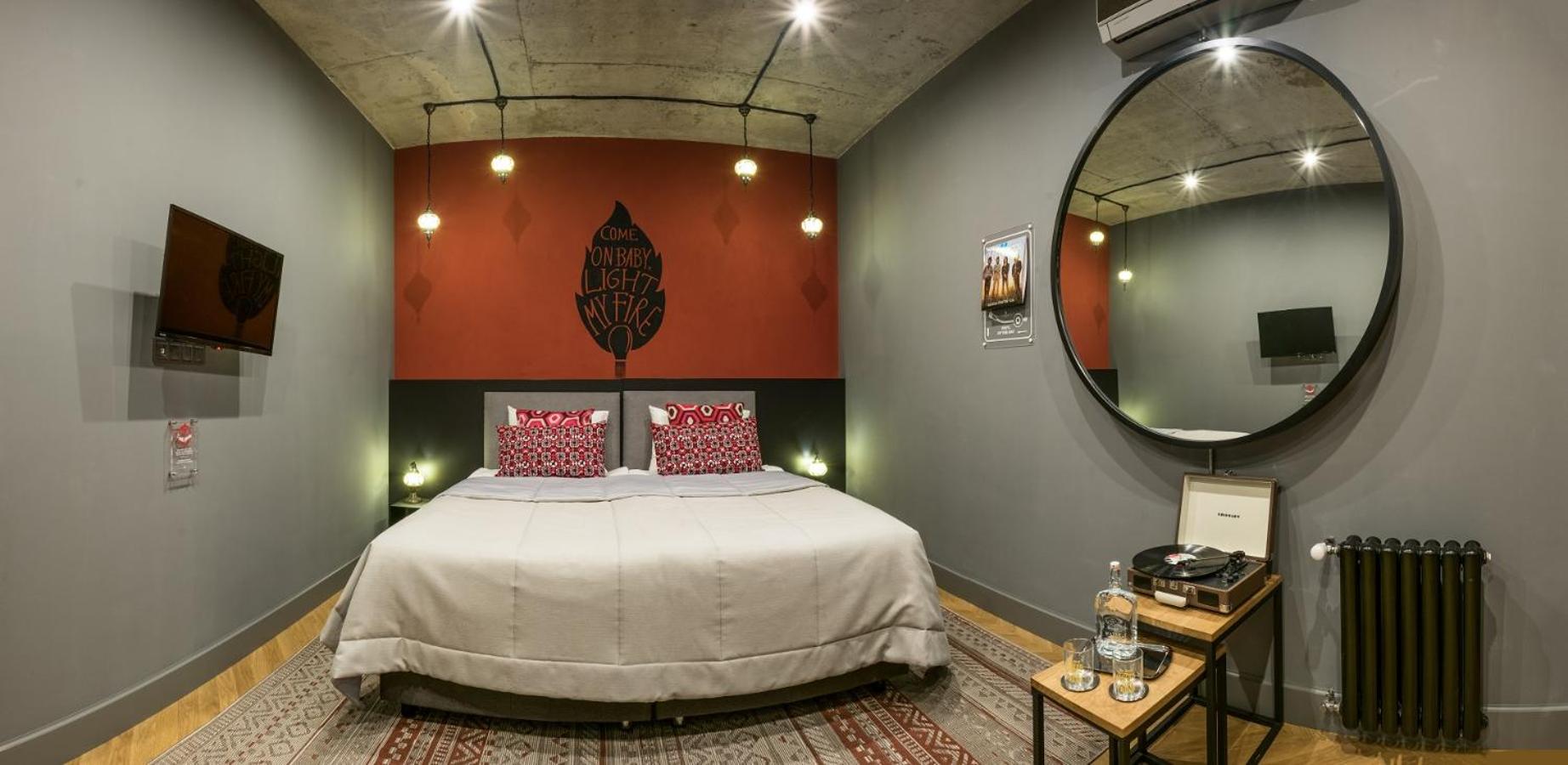 Design-hotel Rooms and Rumors