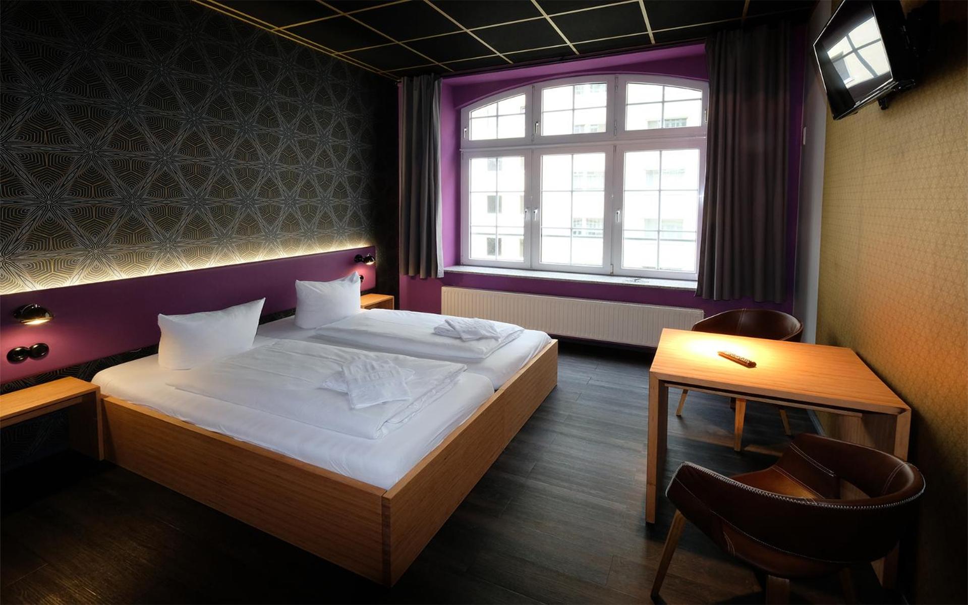 Singer109 Hostel, Hotel & Apartment
