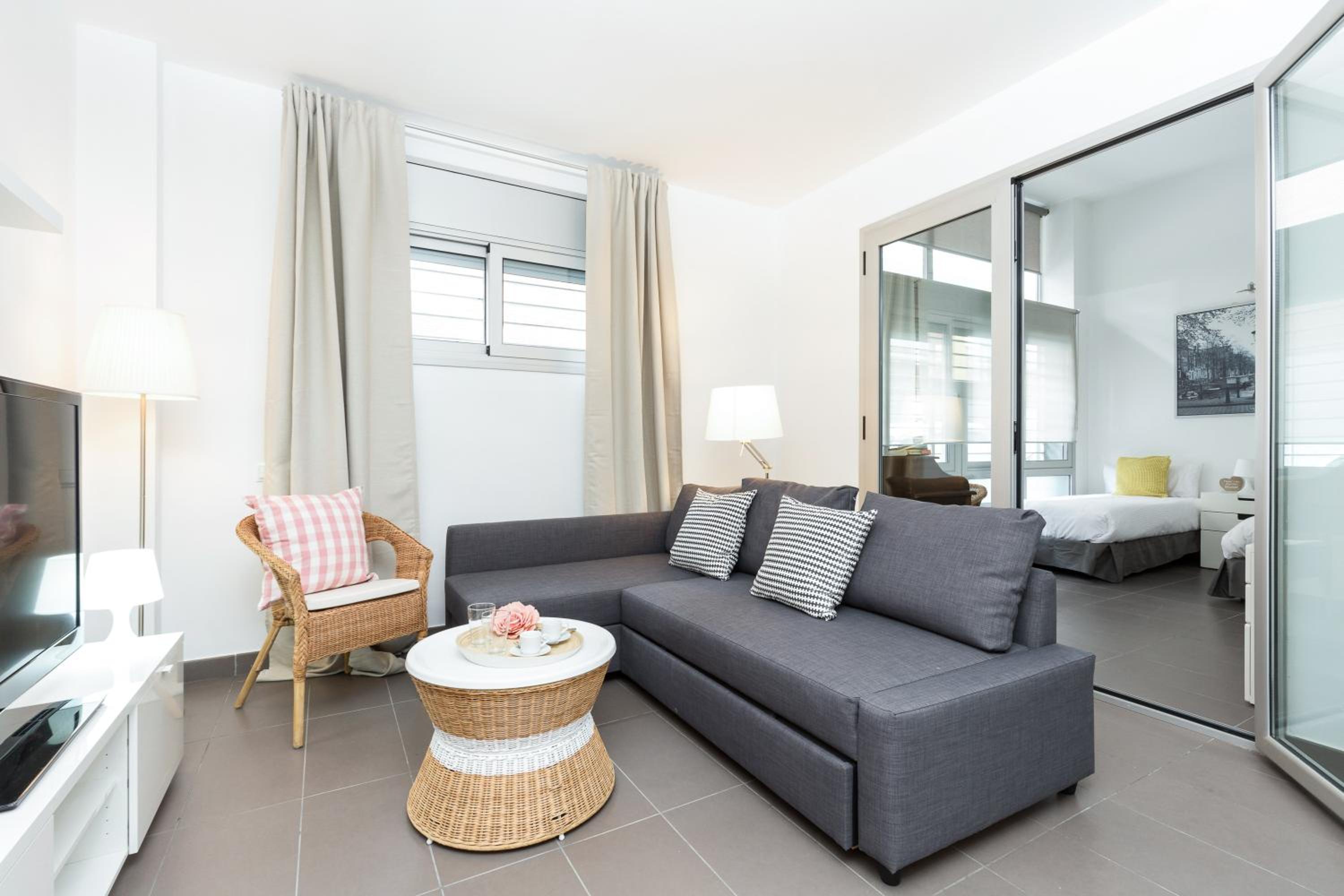 Apartamentos Cornellalux