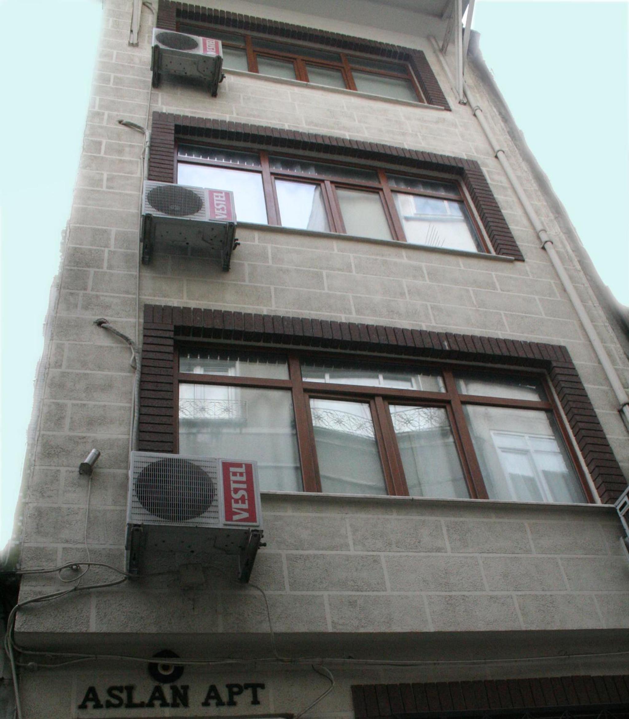 Aslan Apartments
