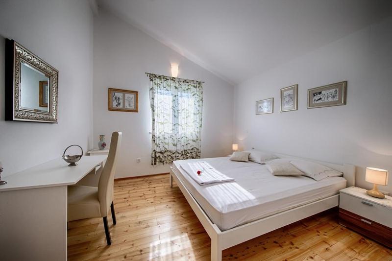 Seaview Suite Lissa view 3