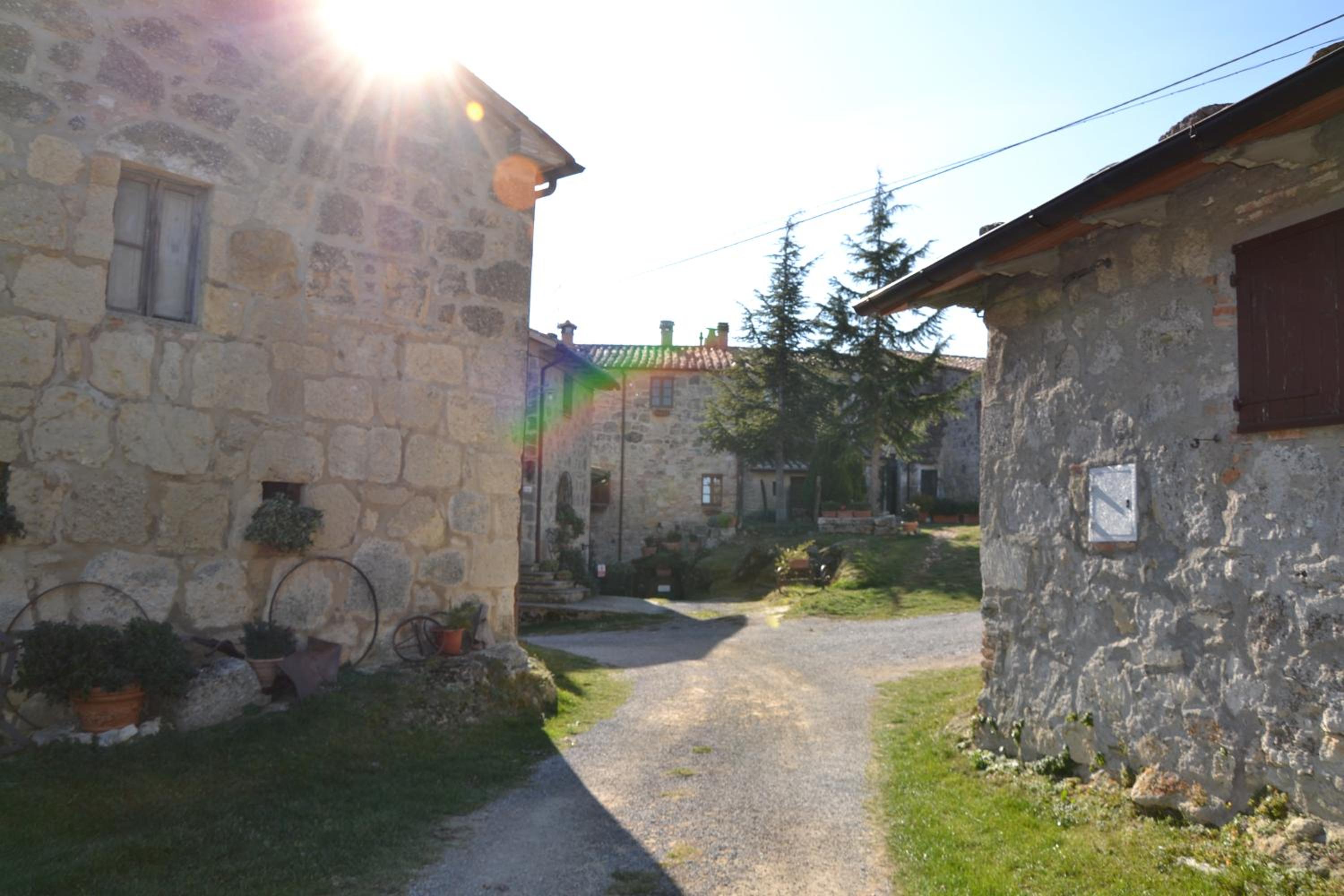 Il Borgo Del Lupo Relax Family Apartments in Tuscany with Restaurant & Swimming Pool