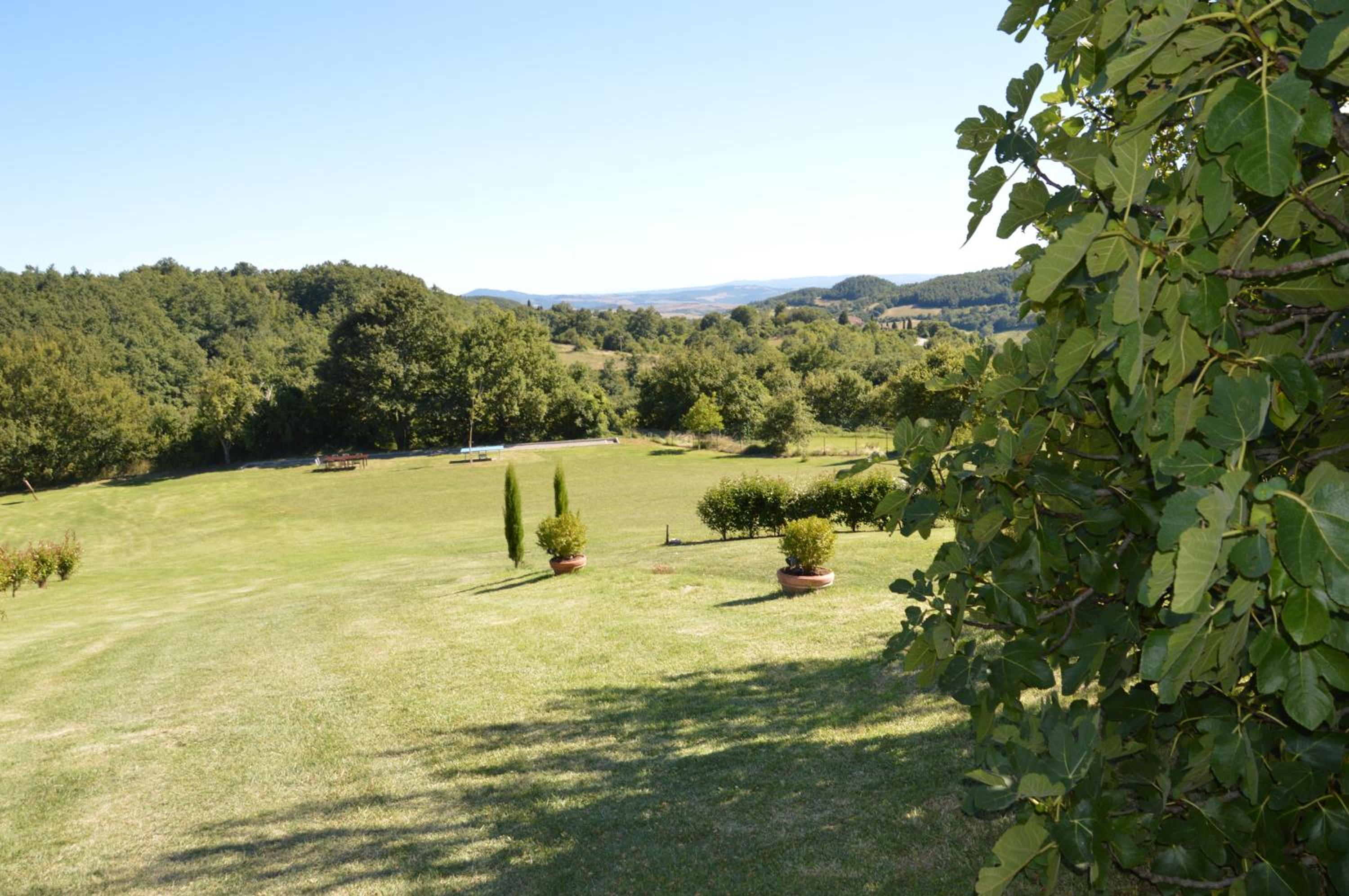 Il Borgo Del Lupo Relax Family Apartments in Tuscany with Restaurant & Swimming Pool
