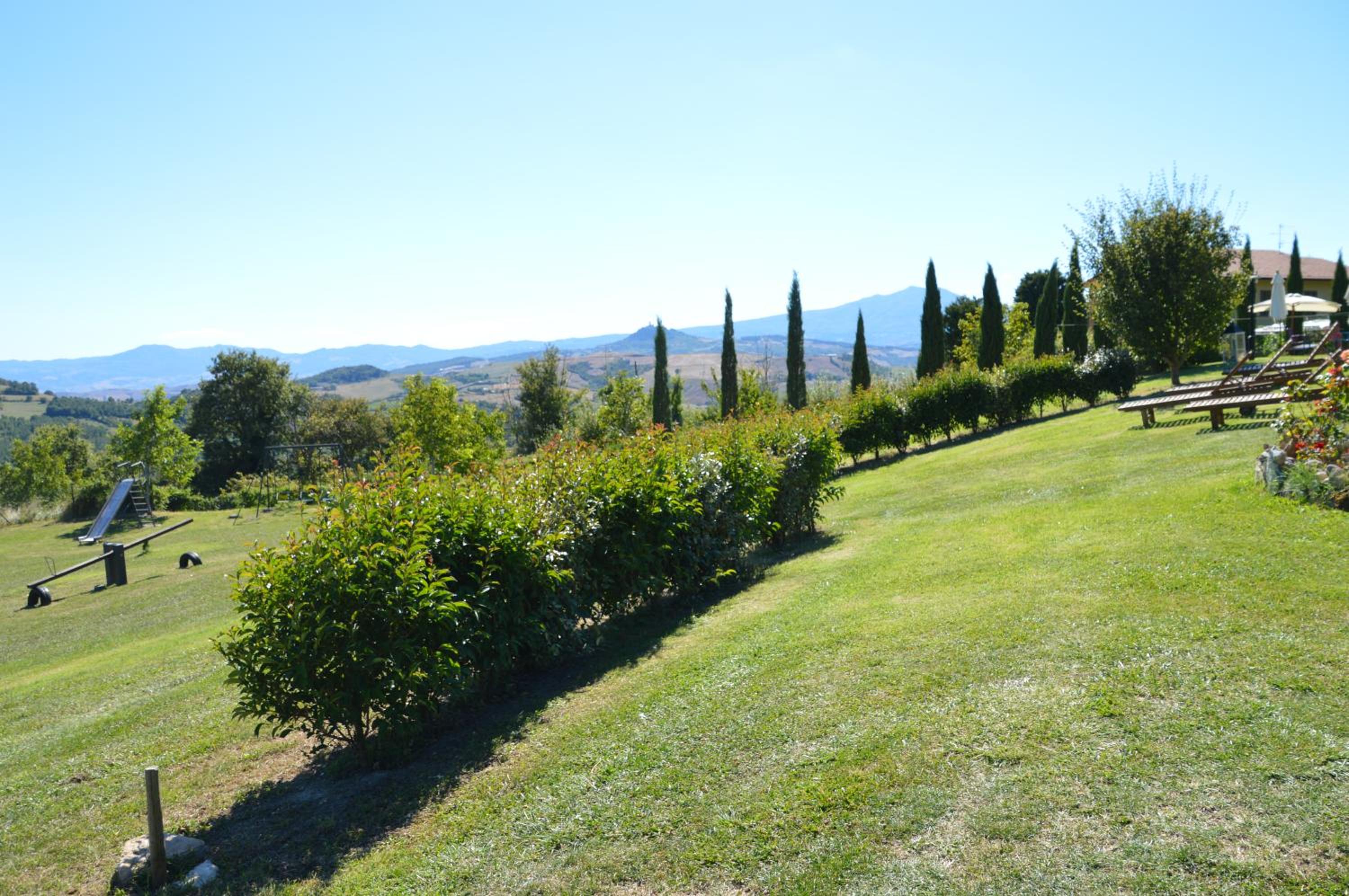 Il Borgo Del Lupo Relax Family Apartments in Tuscany with Restaurant & Swimming Pool