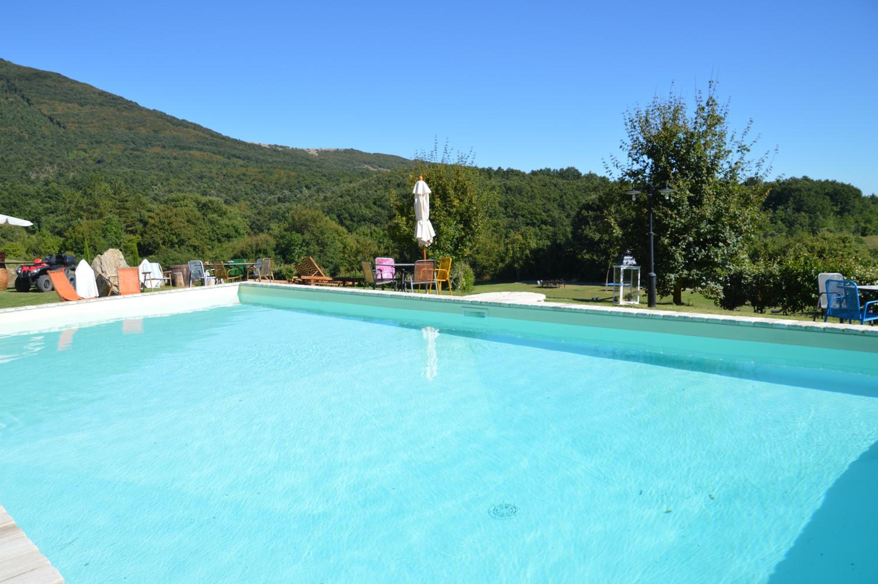 Il Borgo Del Lupo Relax Family Apartments in Tuscany with Restaurant & Swimming Pool