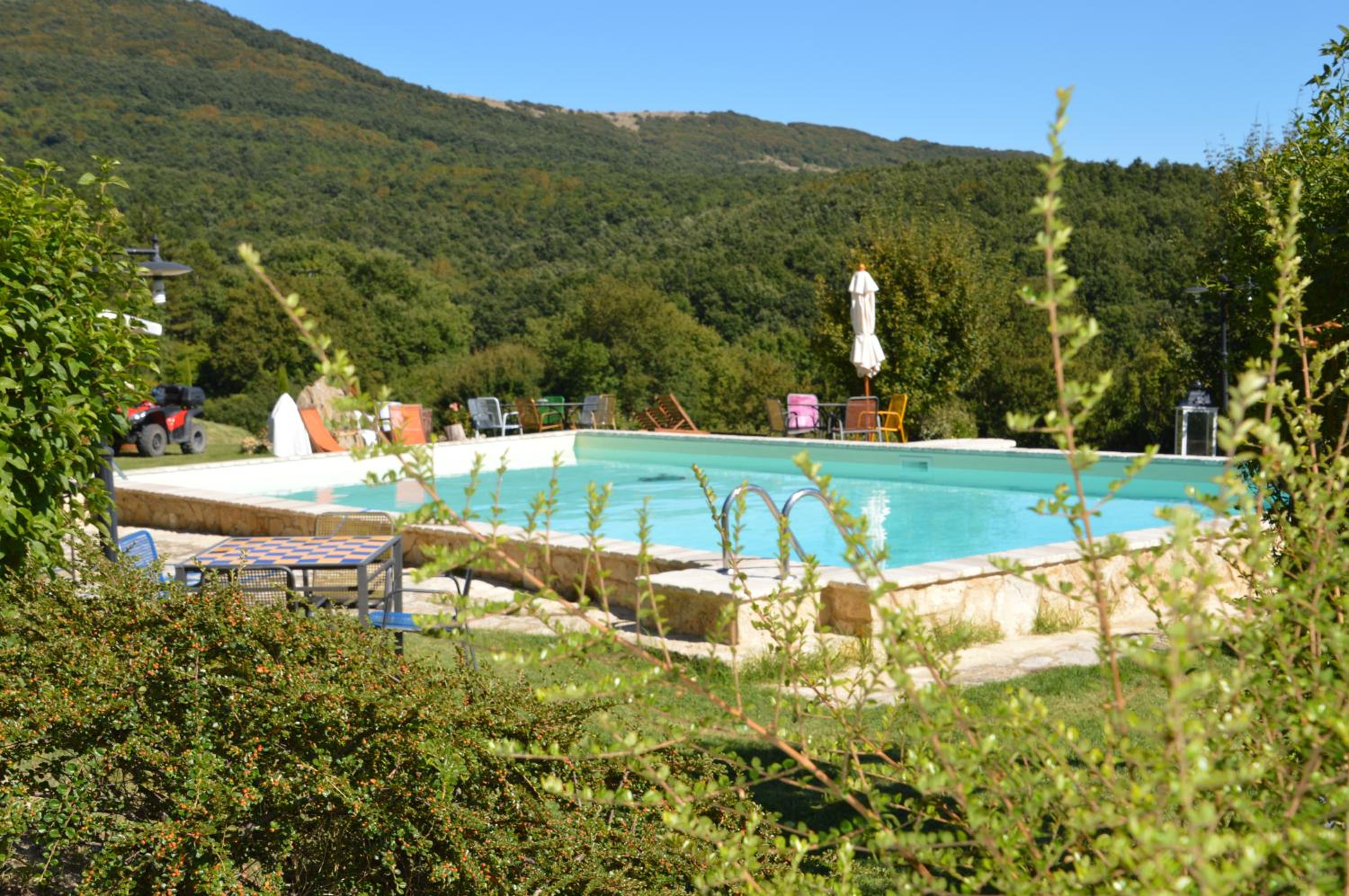 Il Borgo Del Lupo Relax Family Apartments in Tuscany with Restaurant & Swimming Pool