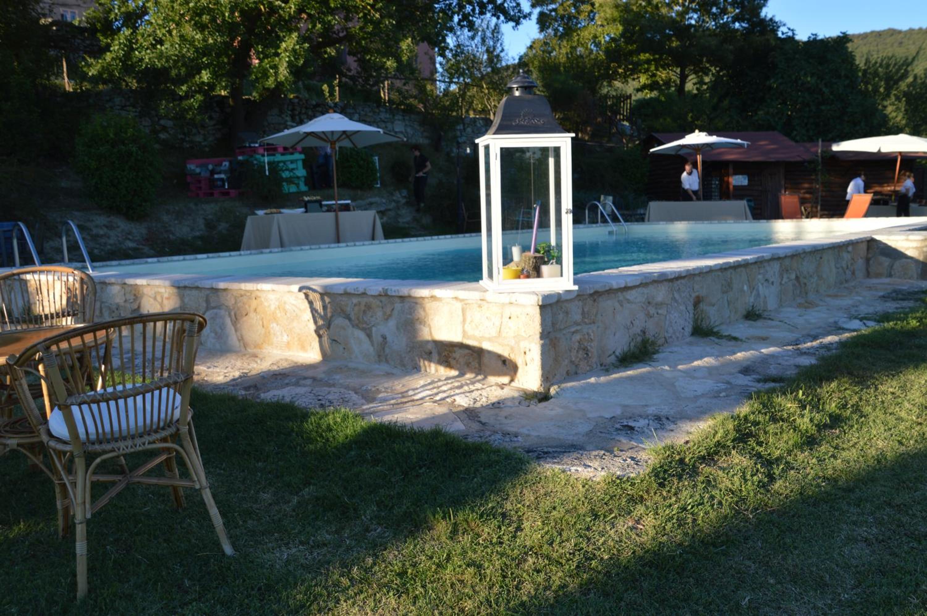 Il Borgo Del Lupo Relax Family Apartments in Tuscany with Restaurant & Swimming Pool