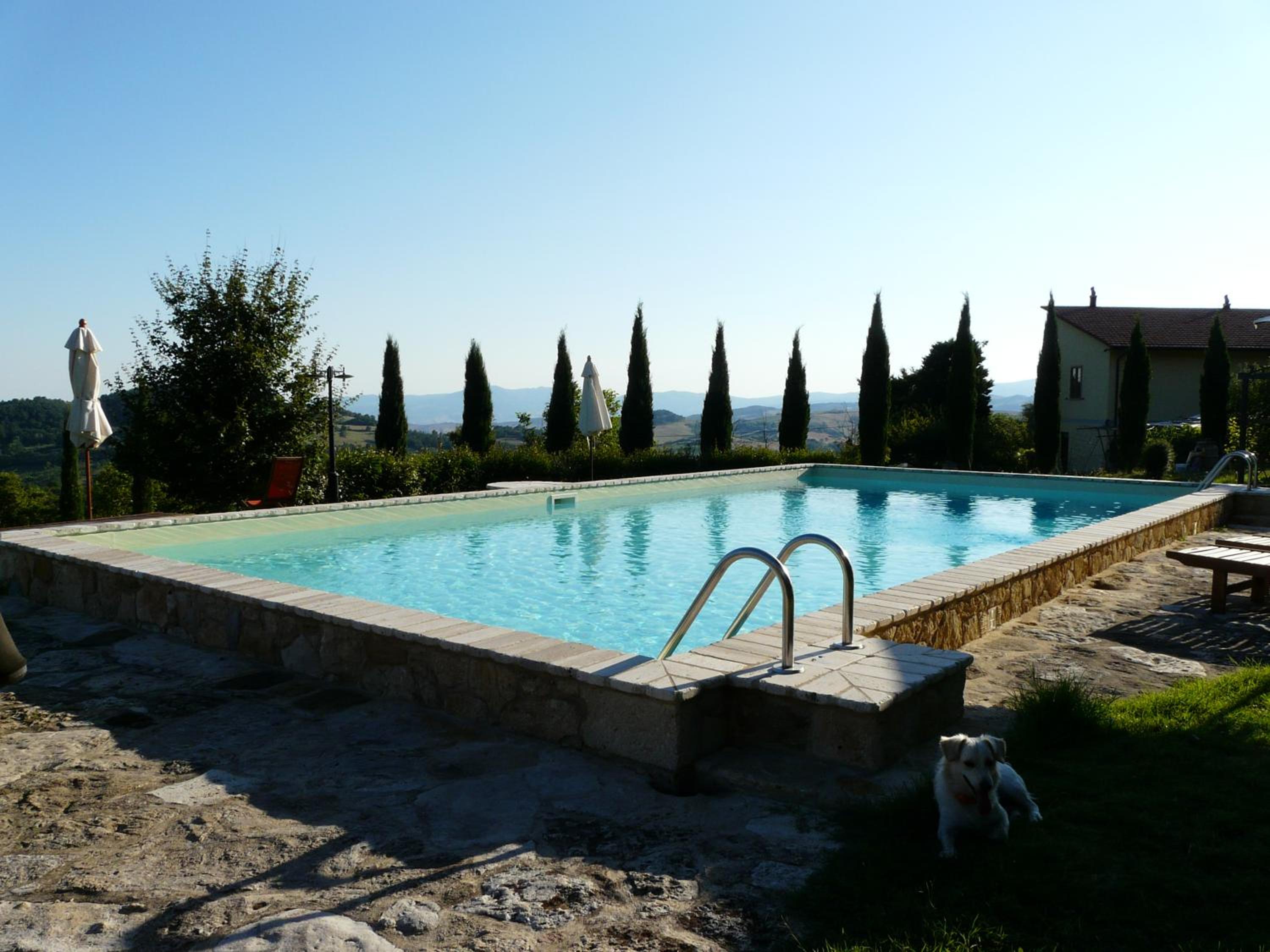 Il Borgo Del Lupo Relax Family Apartments in Tuscany with Restaurant & Swimming Pool
