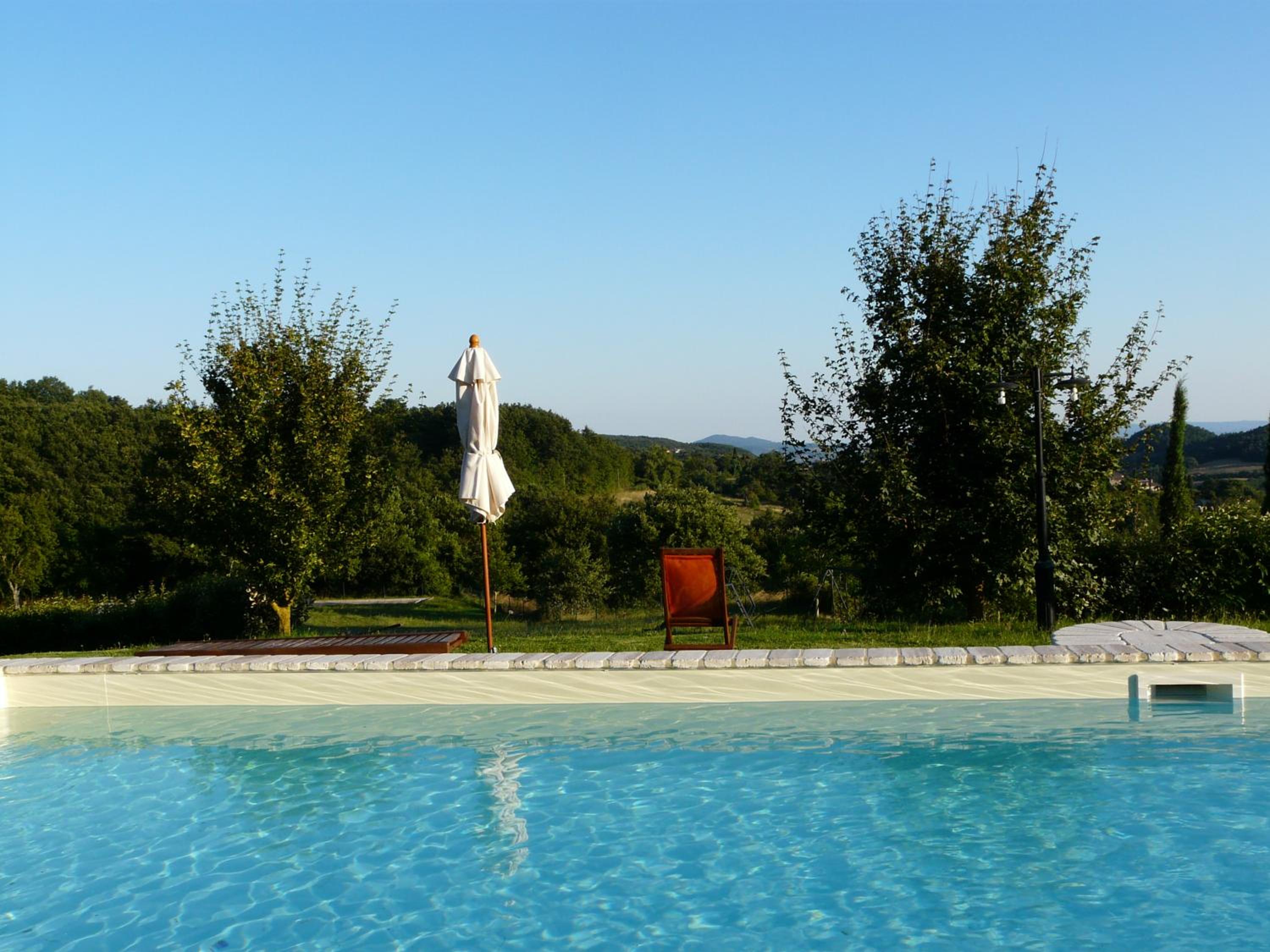Il Borgo Del Lupo Relax Family Apartments in Tuscany with Restaurant & Swimming Pool