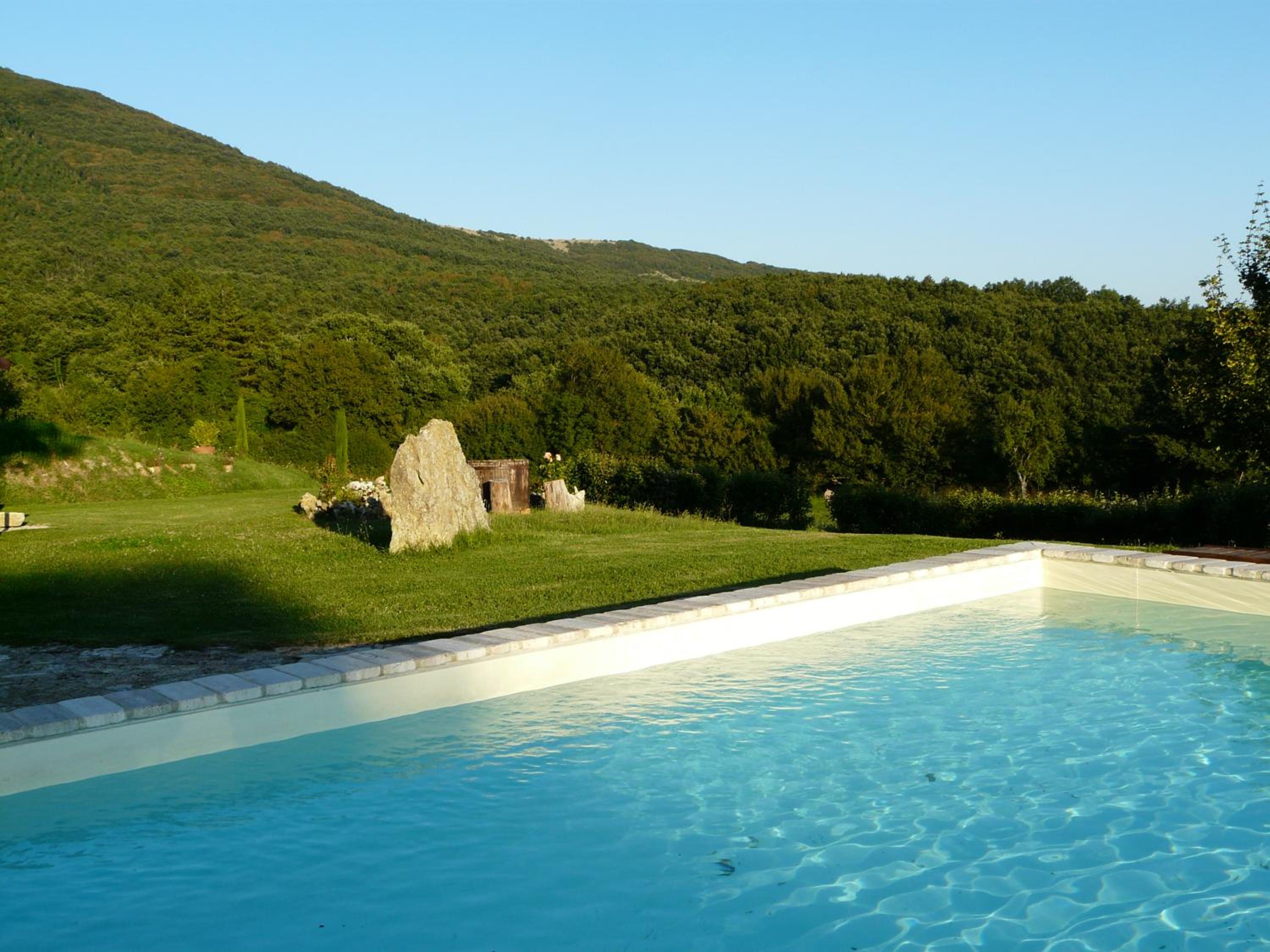 Il Borgo Del Lupo Relax Family Apartments in Tuscany with Restaurant & Swimming Pool