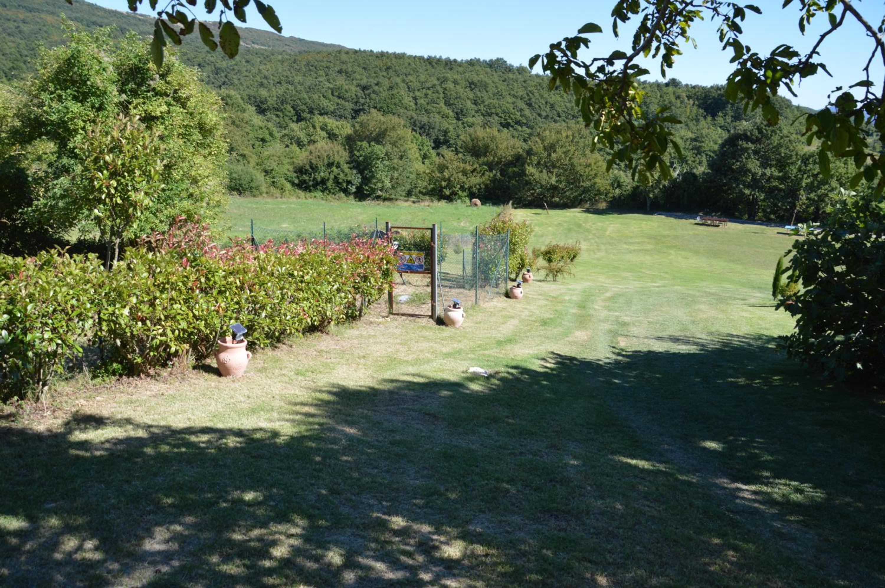 Il Borgo Del Lupo Relax Family Apartments in Tuscany with Restaurant & Swimming Pool