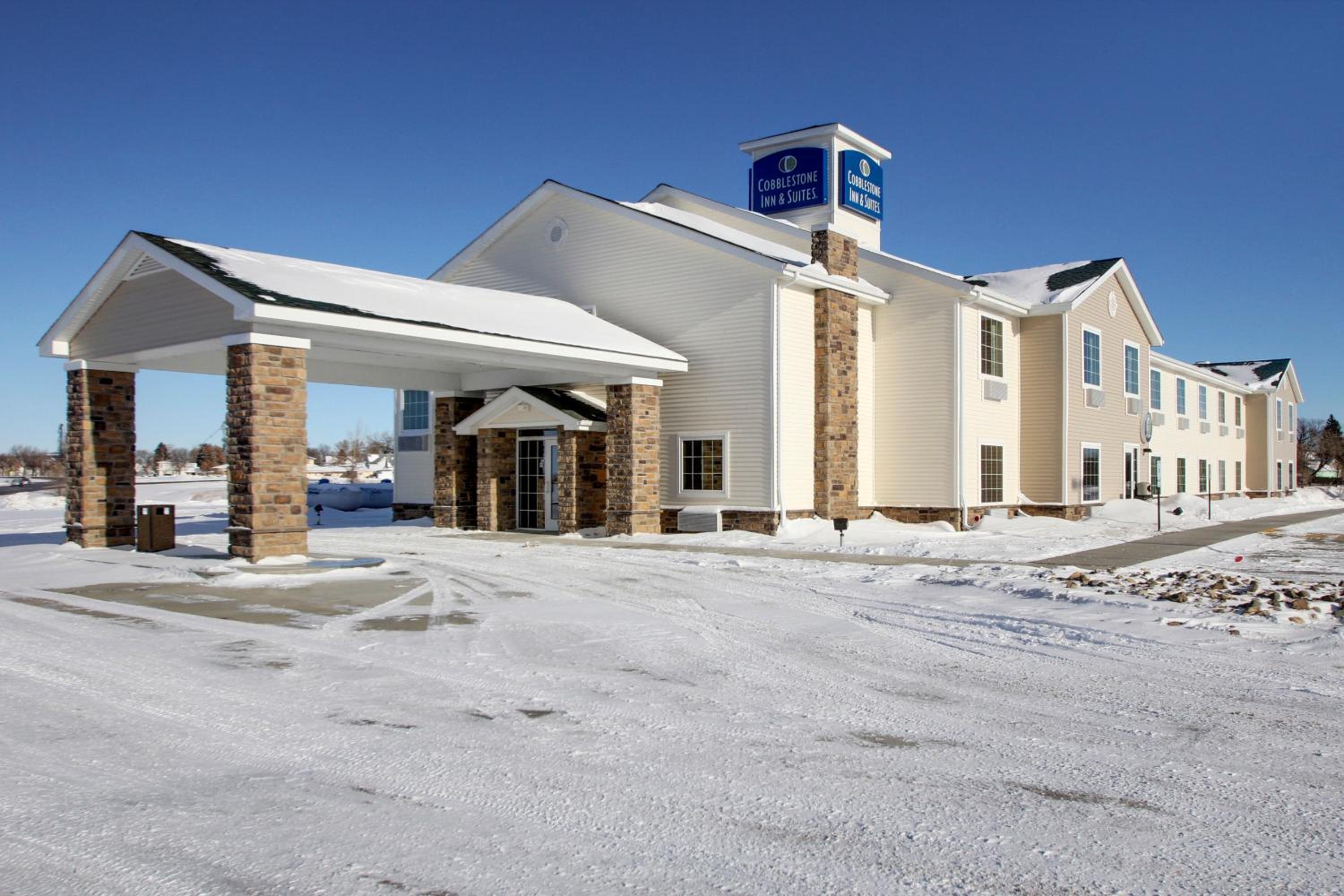 Hotel Cobblestone Inn & Suites - Harvey
