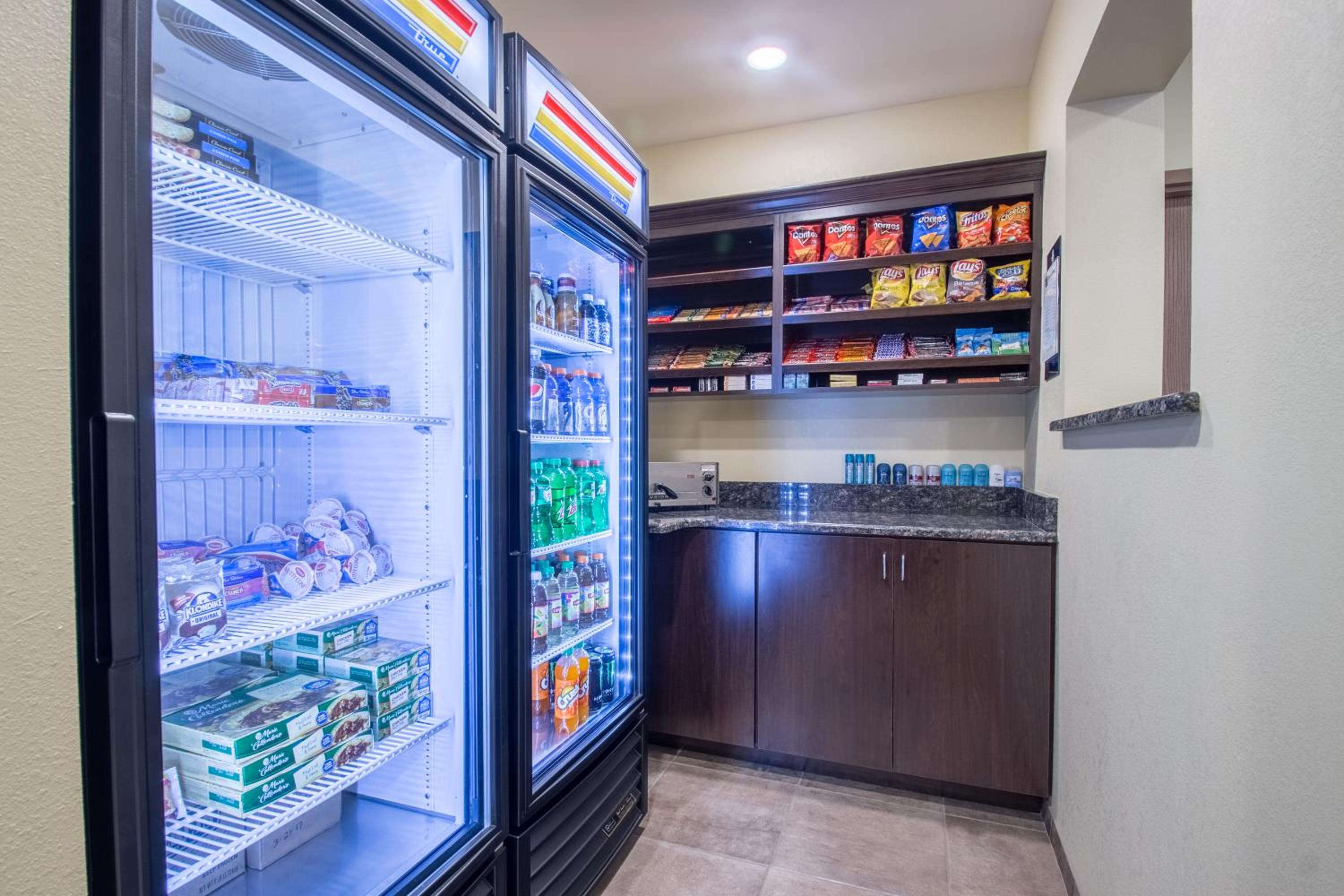 Creekstone Inn & Suites - St Marys
