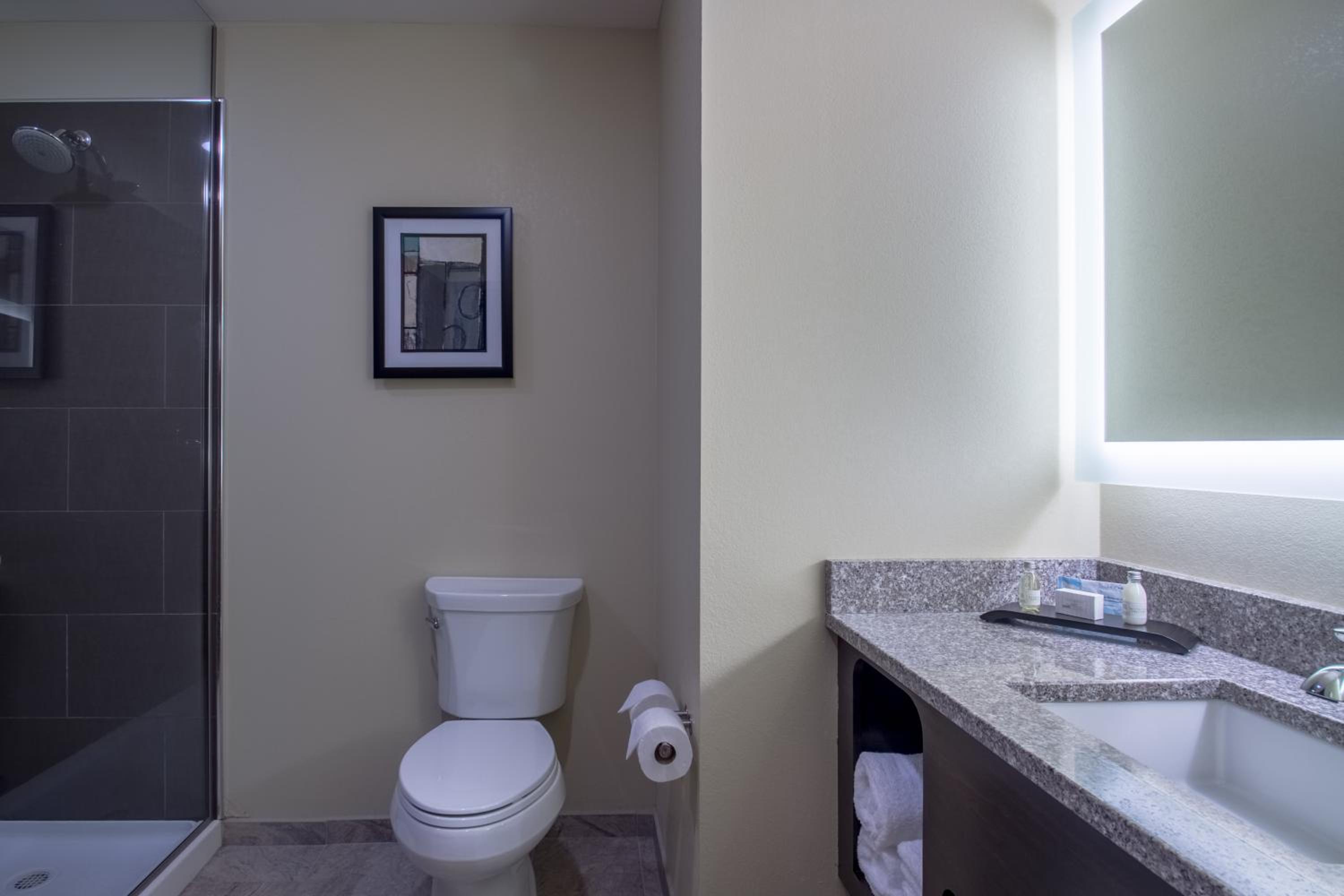 Creekstone Inn & Suites - St Marys